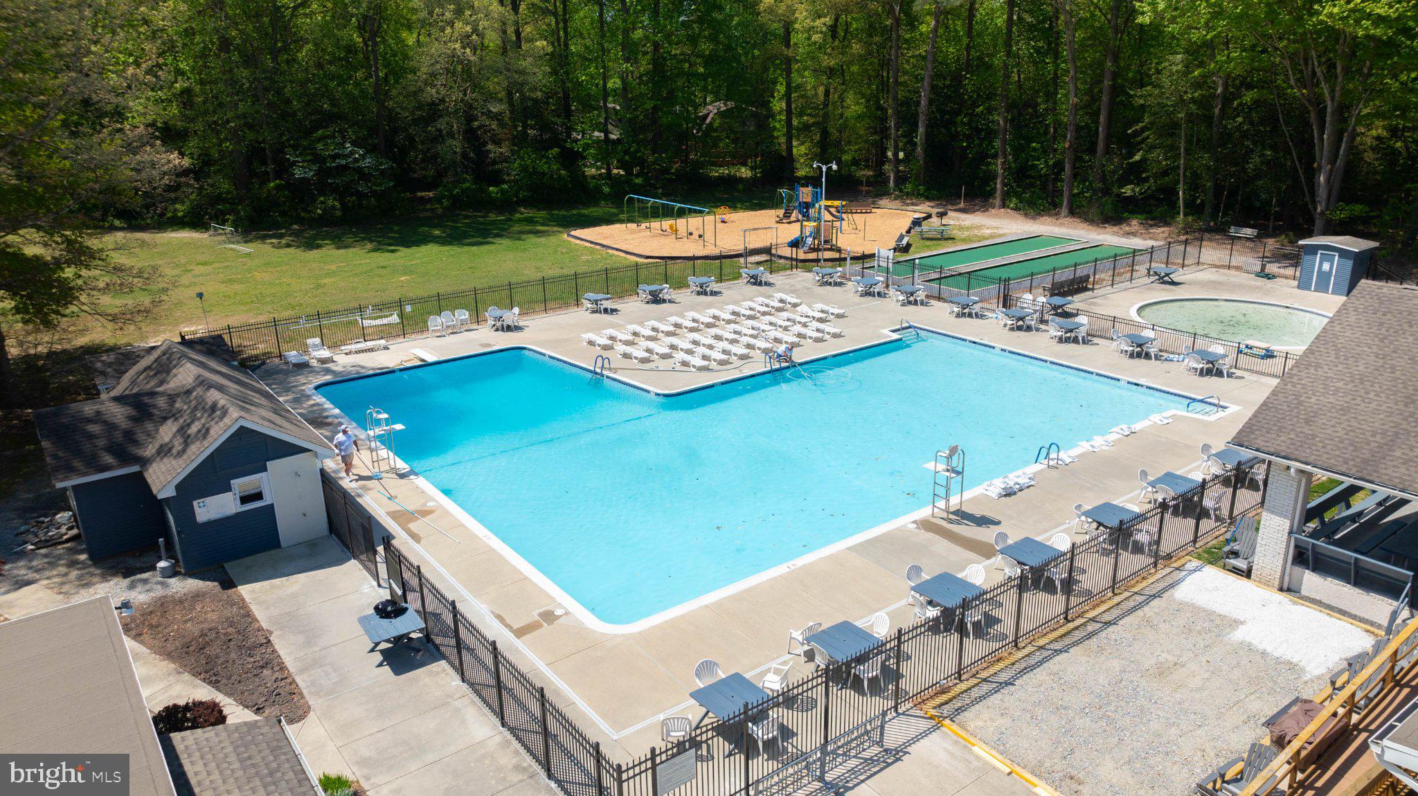 ANGOLA BY THE BAY - Residential