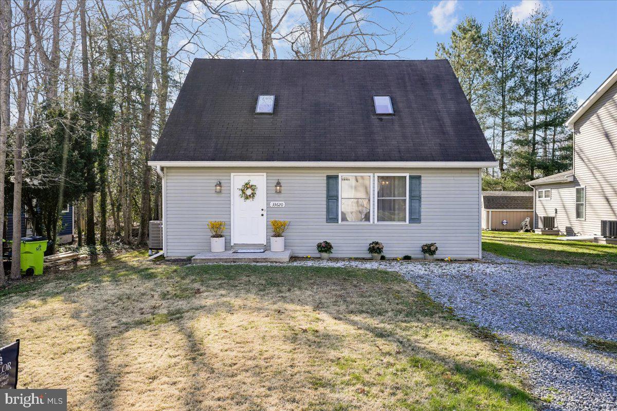 ANGOLA BY THE BAY - Residential