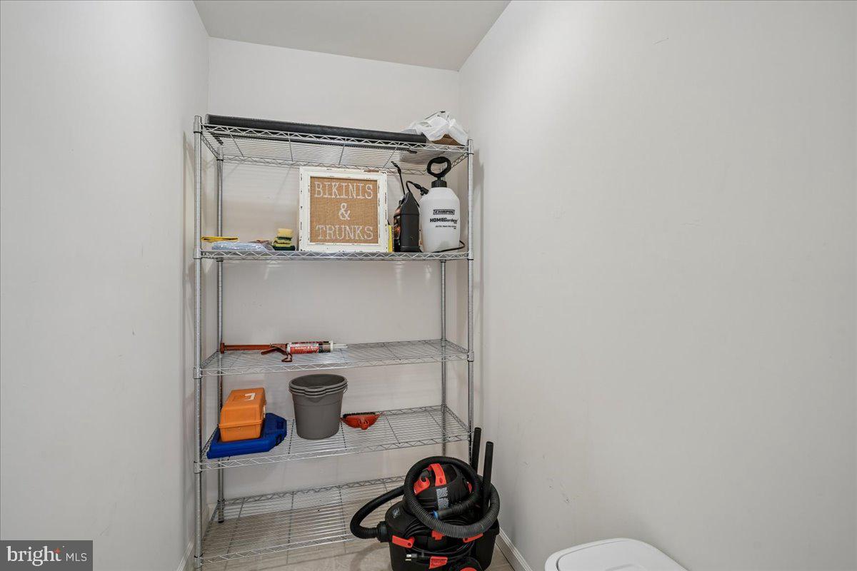 ANGOLA BY THE BAY - Residential