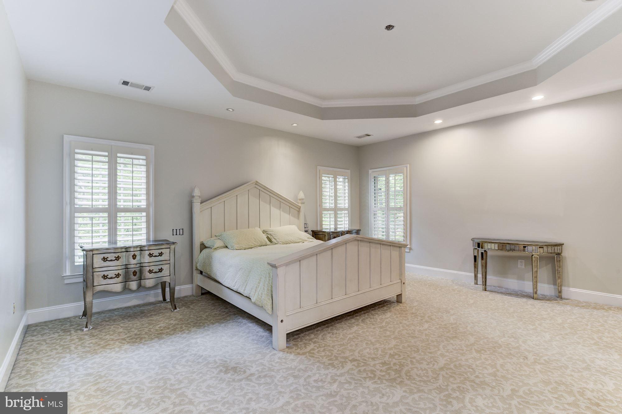 POTOMAC OUTSIDE - Residential