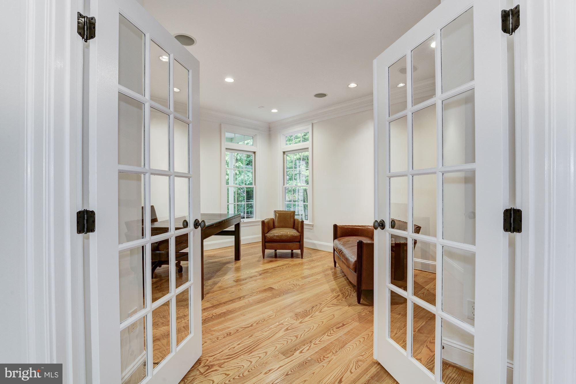 POTOMAC OUTSIDE - Residential