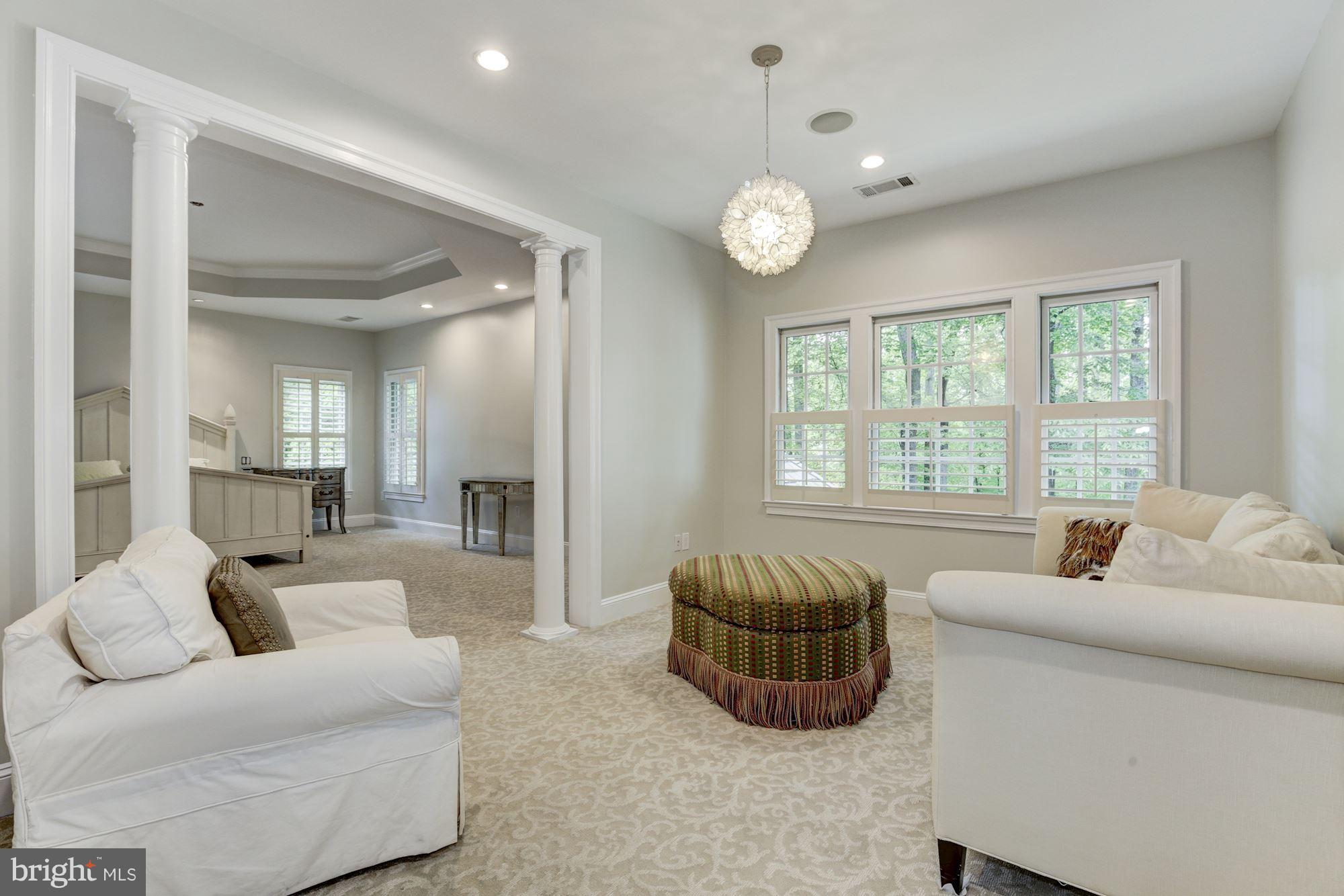 POTOMAC OUTSIDE - Residential