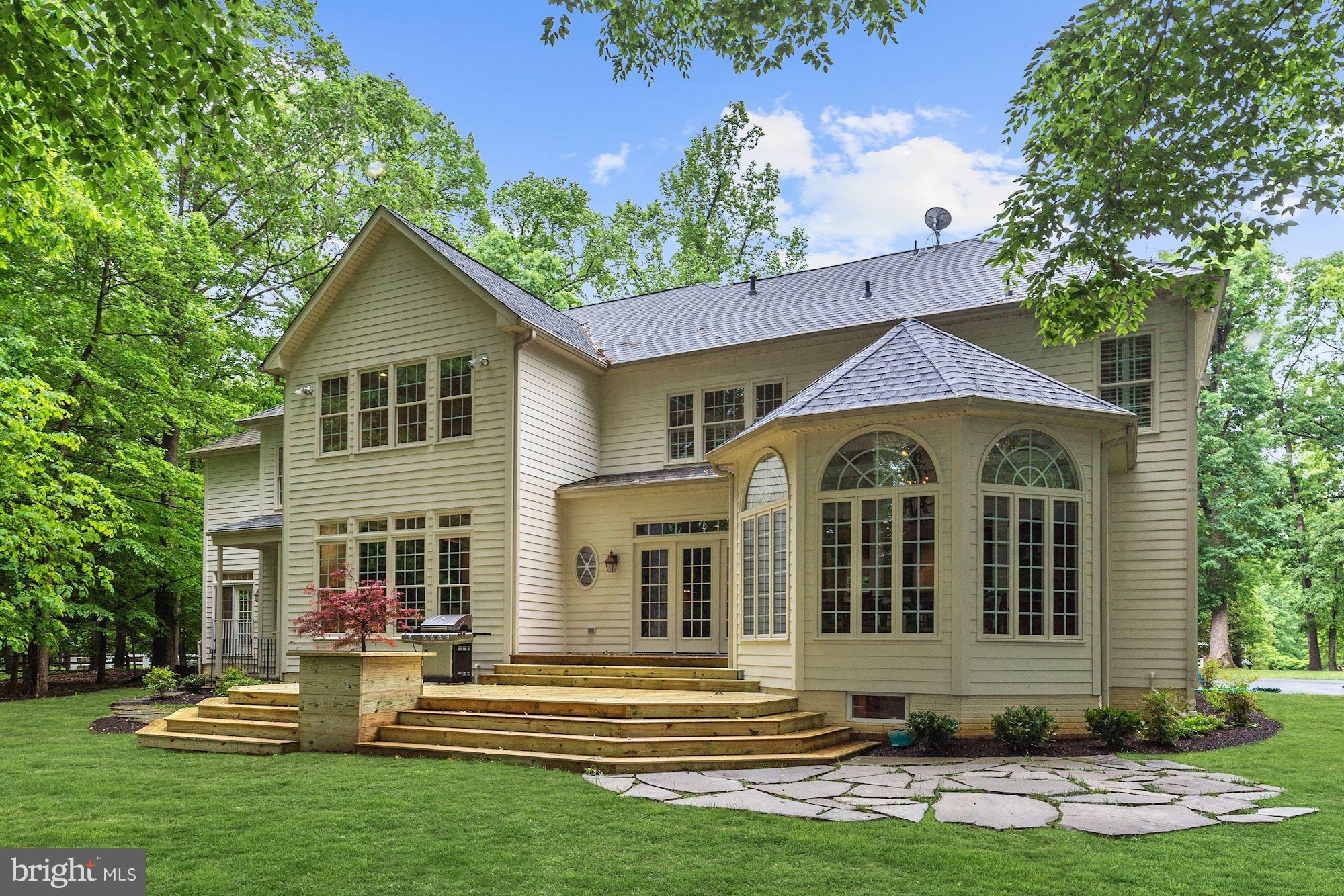 POTOMAC OUTSIDE - Residential