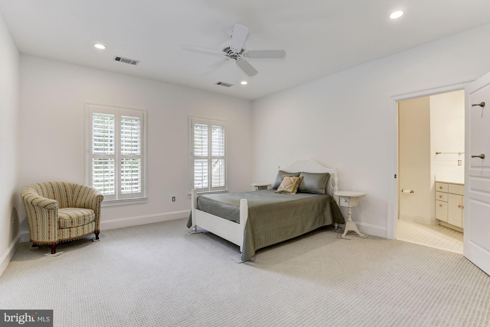 POTOMAC OUTSIDE - Residential