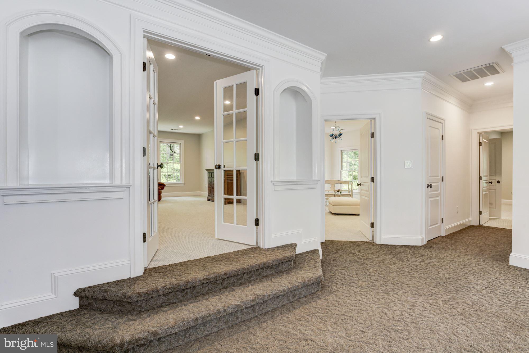 POTOMAC OUTSIDE - Residential