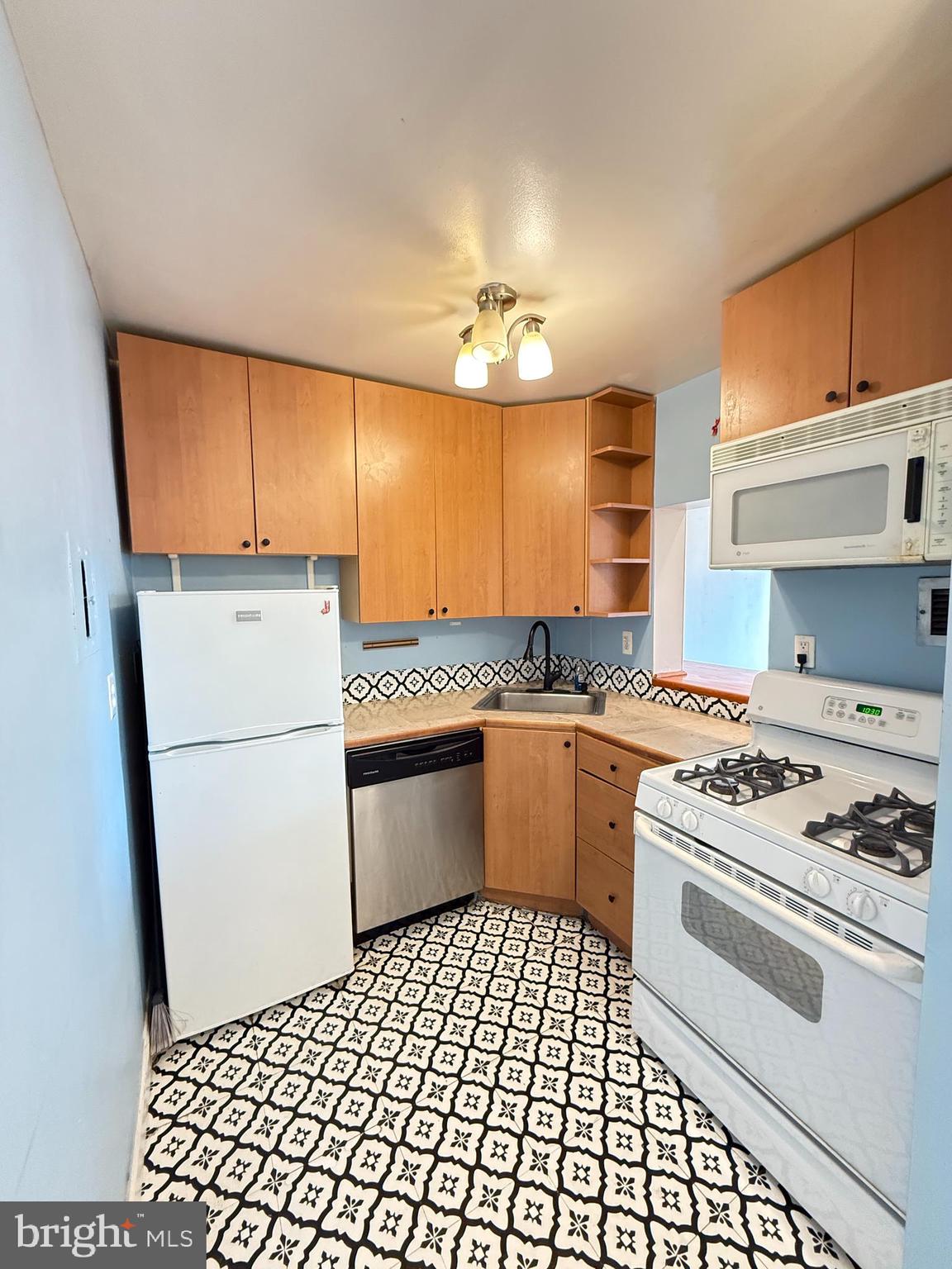 1111 ARLINGTON BOULEVARD 940