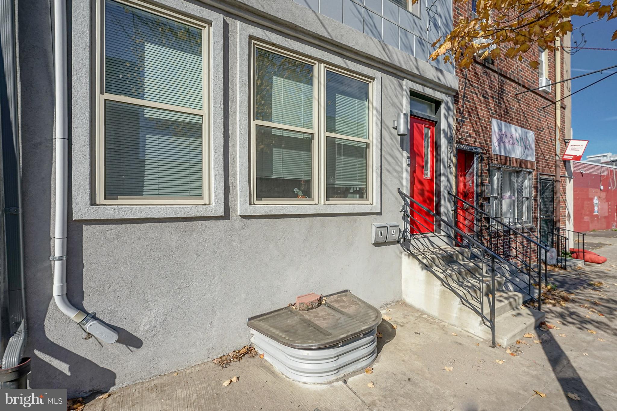 EAST KENSINGTON - Residential