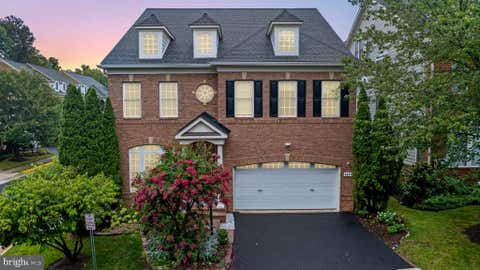 Homes For Rent - 8880 Olive Mae Circle<br/> FAIRFAX, VA 22031