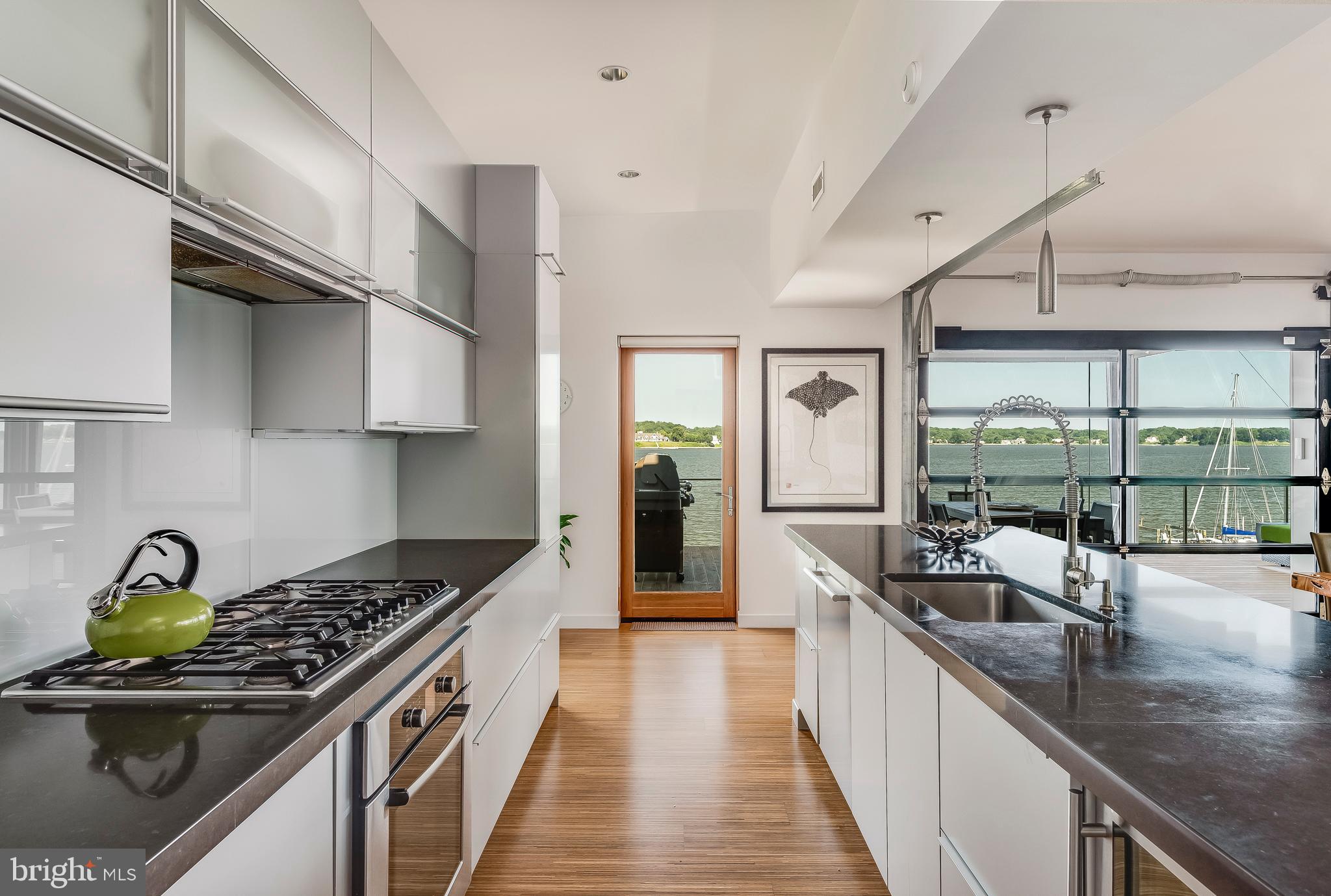 LONDONTOWN TERRACE - Residential