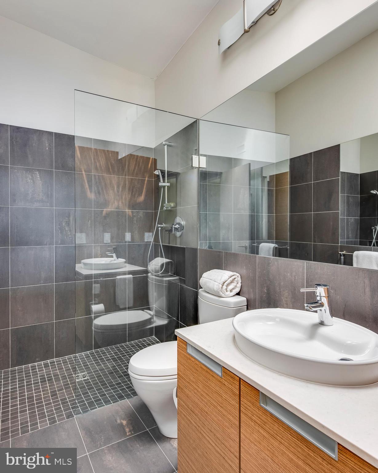 LONDONTOWN TERRACE - Residential