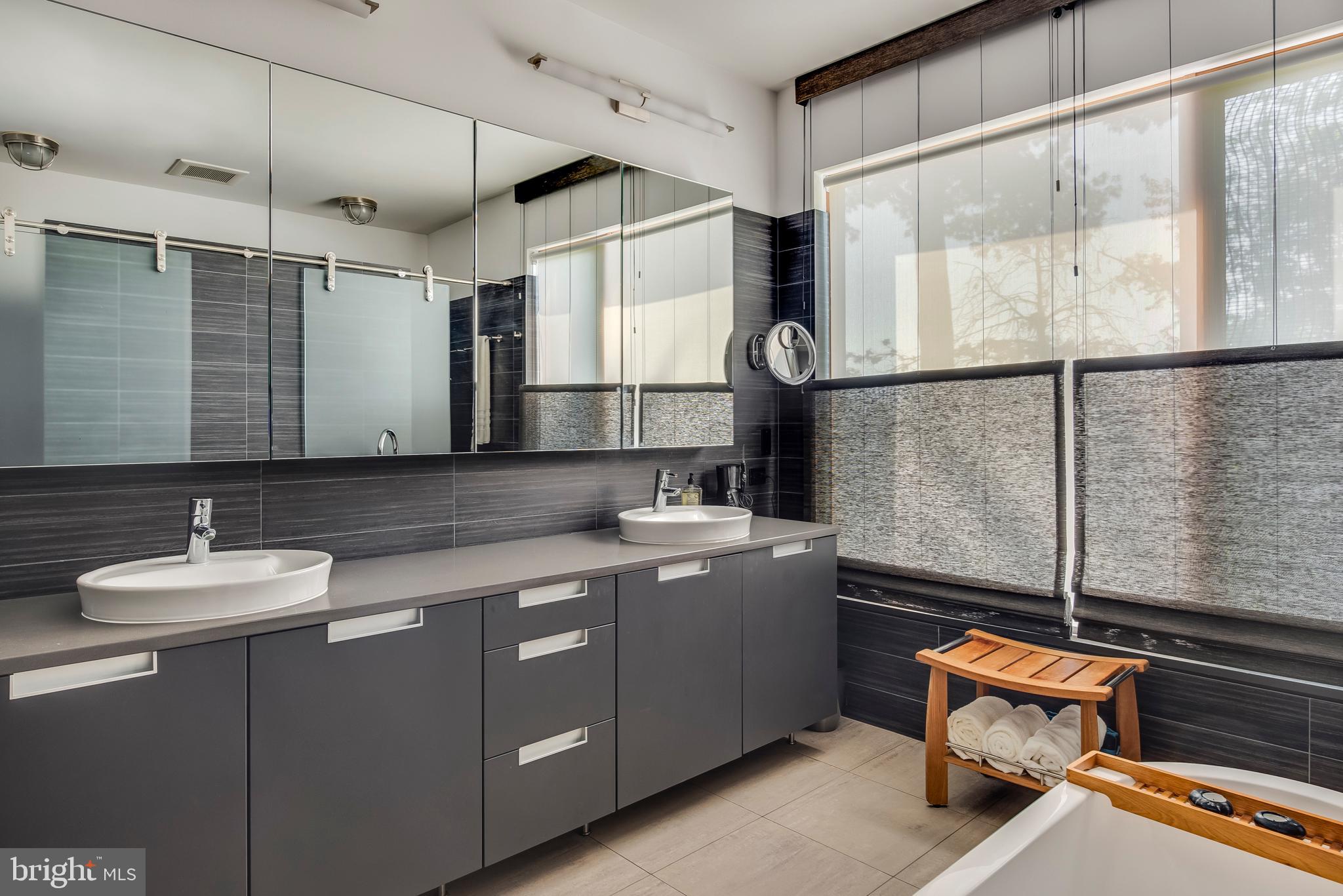 LONDONTOWN TERRACE - Residential