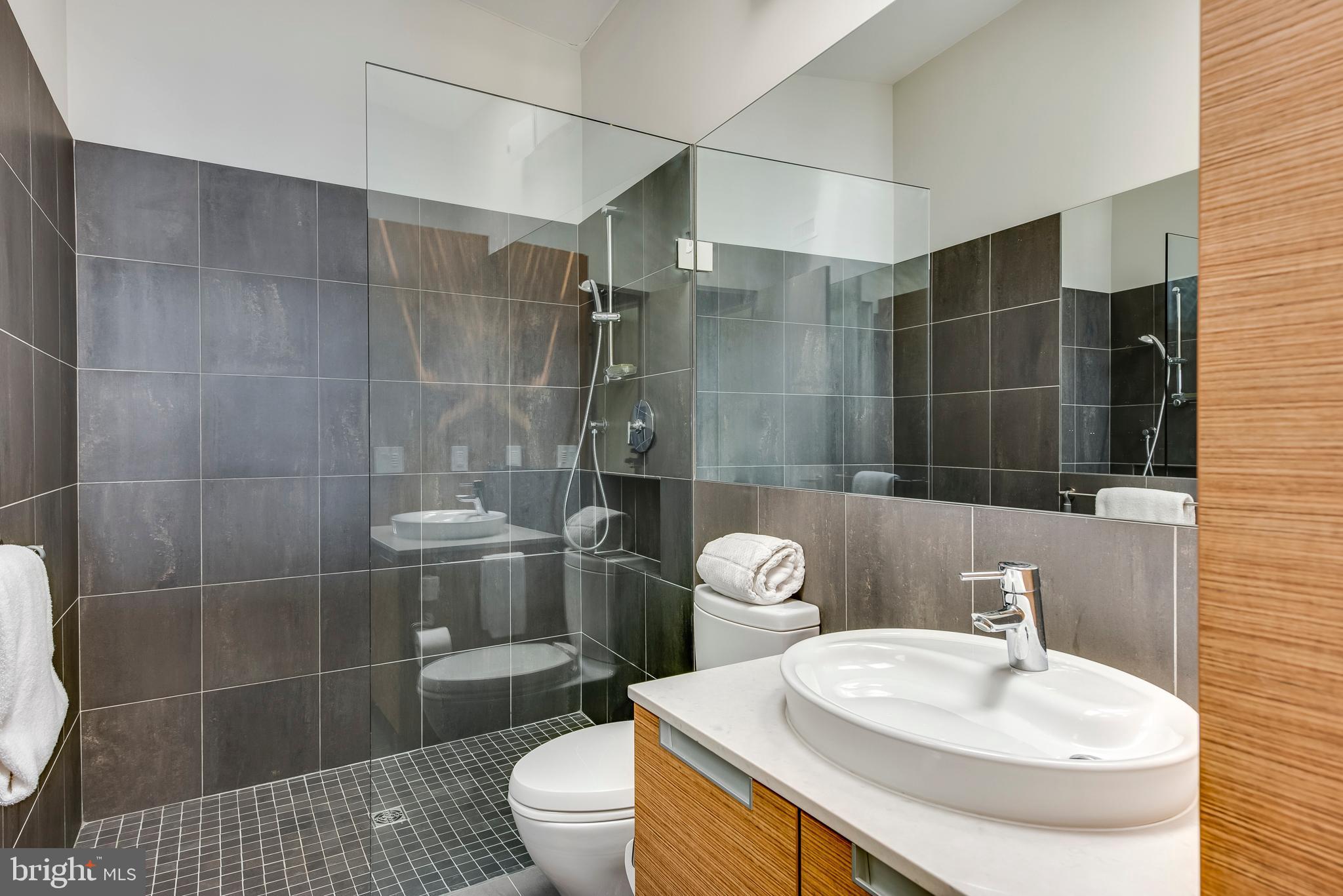 LONDONTOWN TERRACE - Residential