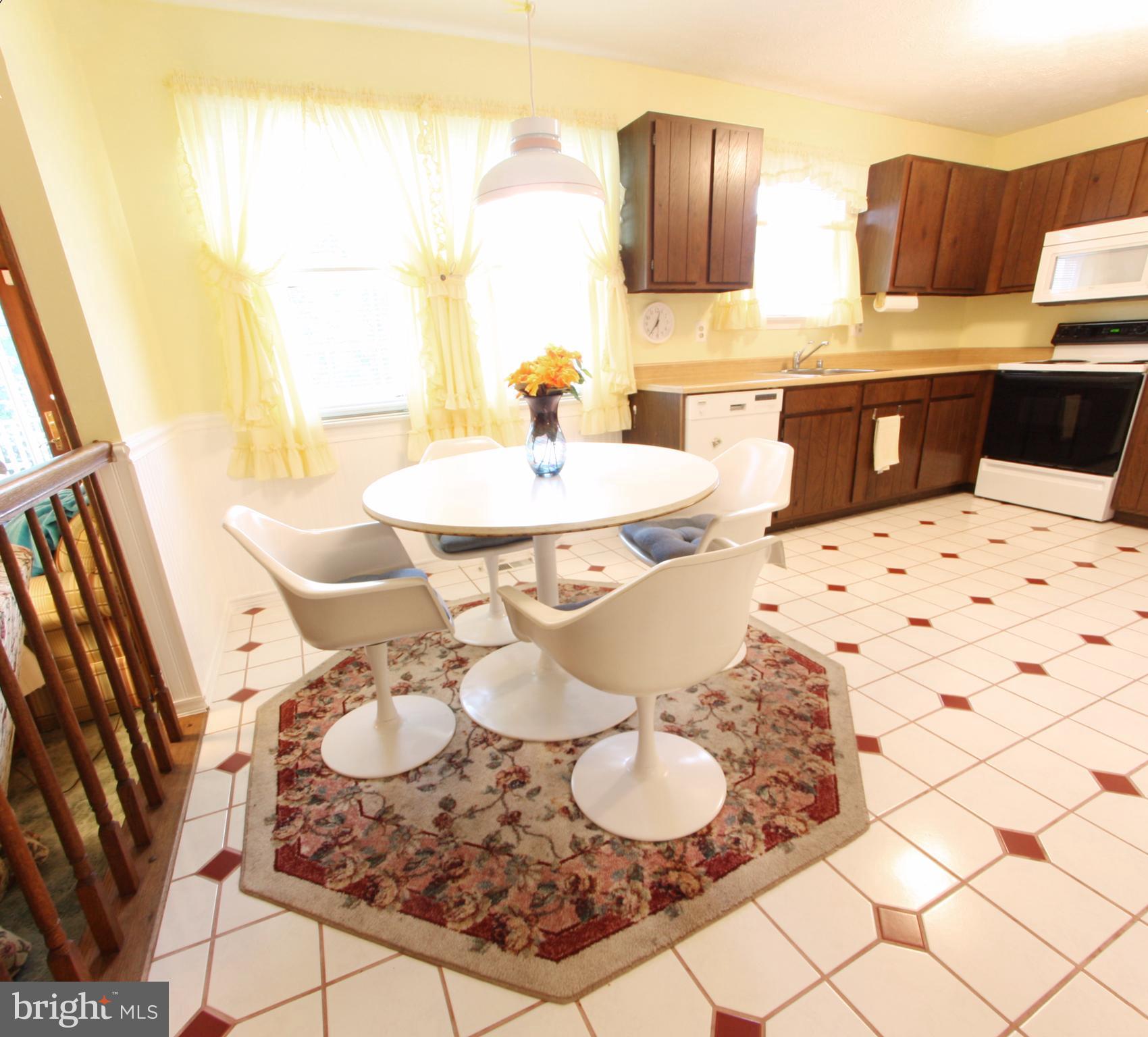 LINTHICUM OAKS - Residential