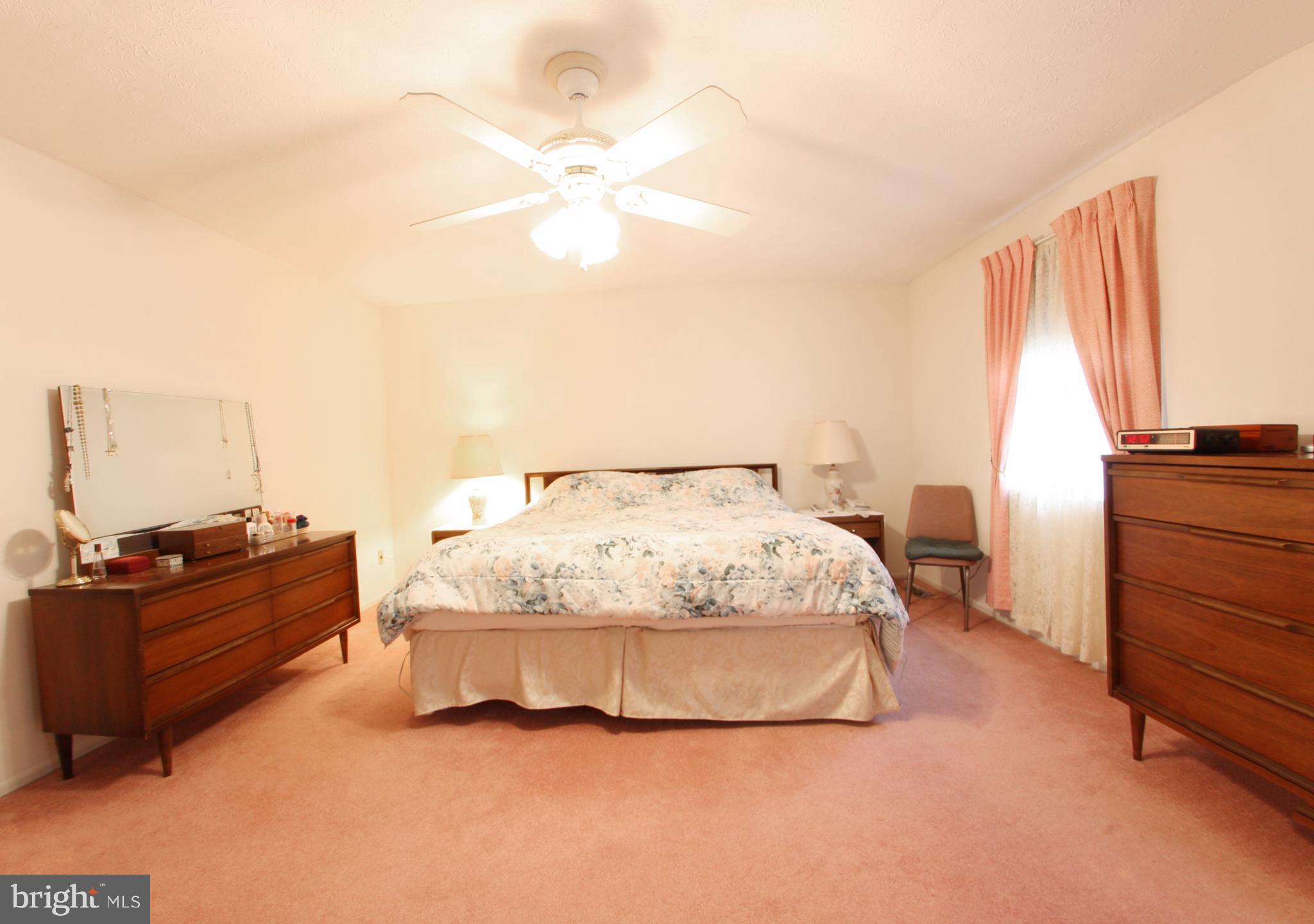 LINTHICUM OAKS - Residential