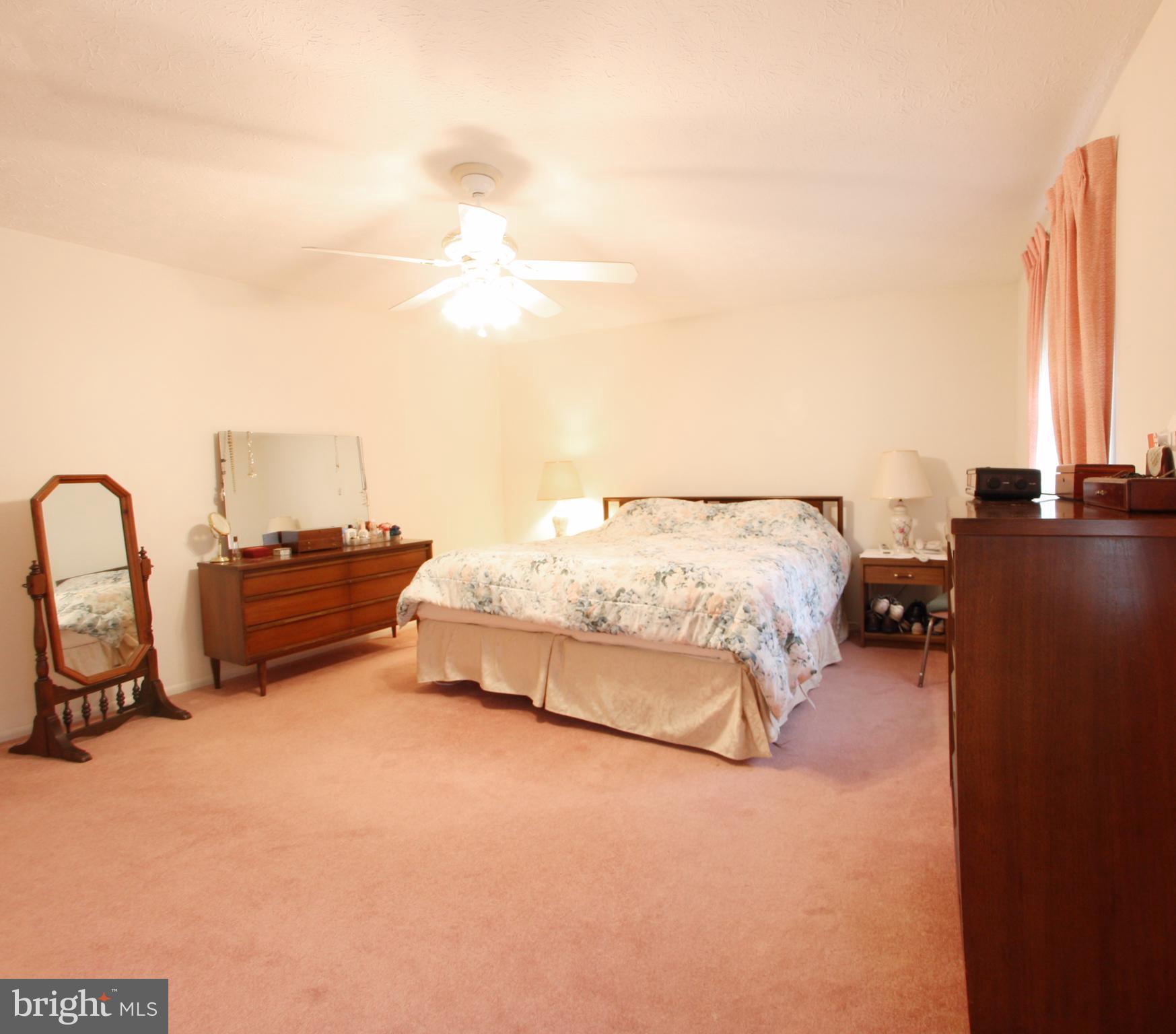 LINTHICUM OAKS - Residential