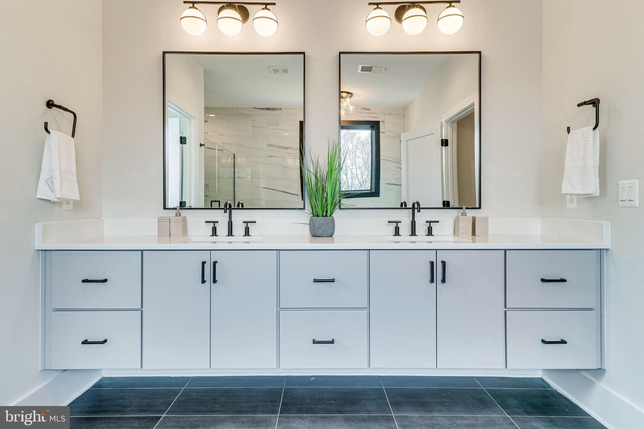 MANTUA - Residential