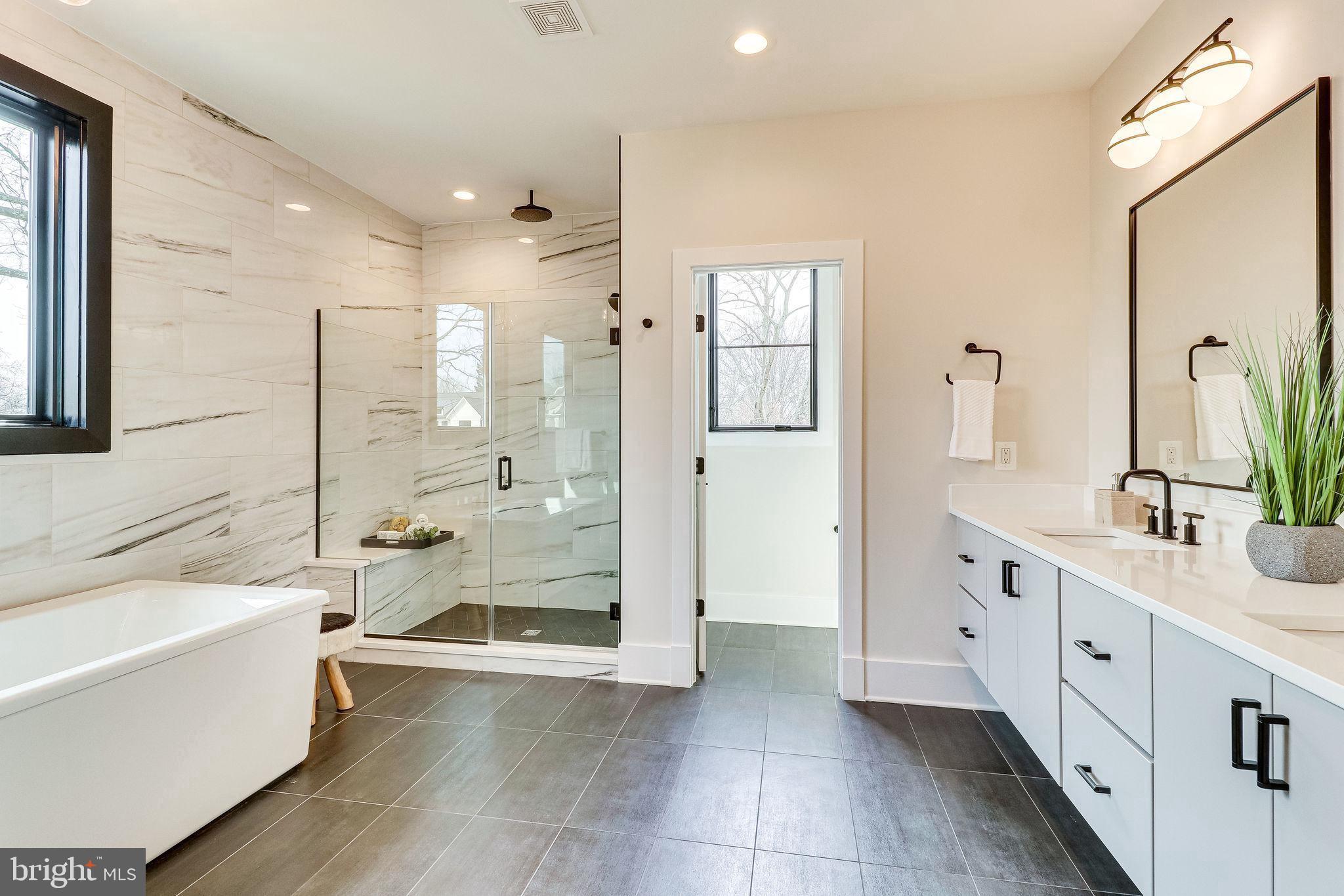 MANTUA - Residential