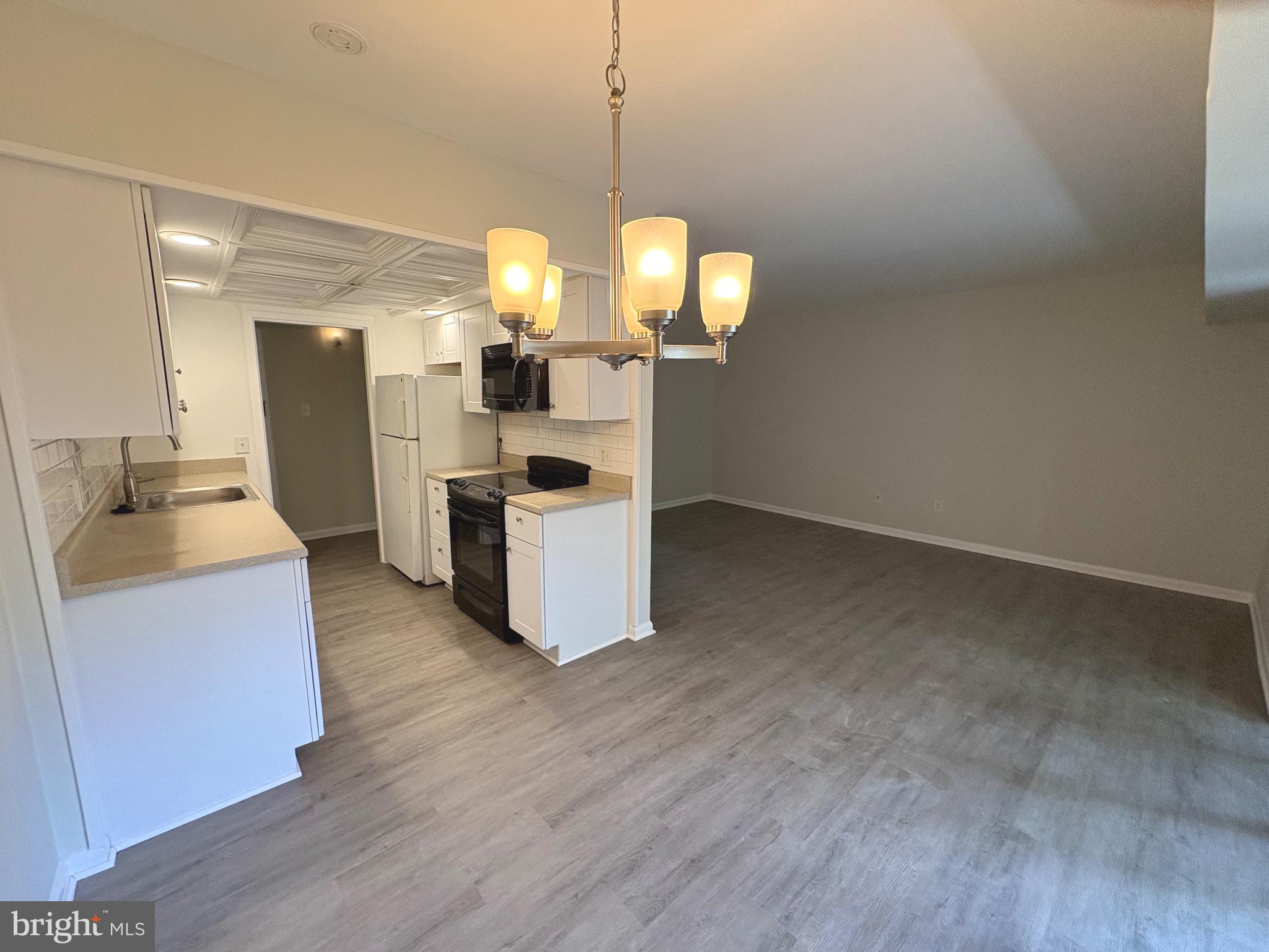 11643 STONEVIEW SQUARE 86/21C
