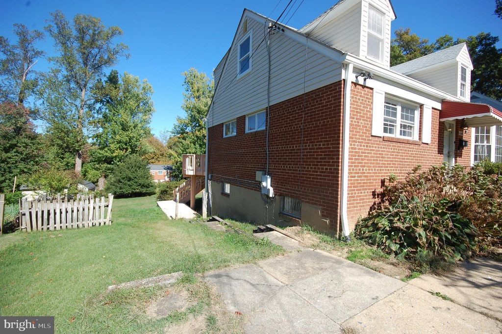 Photo of 10006 Hunter Street, FAIRFAX, VA 22031 (MLS # VAFC2007218)