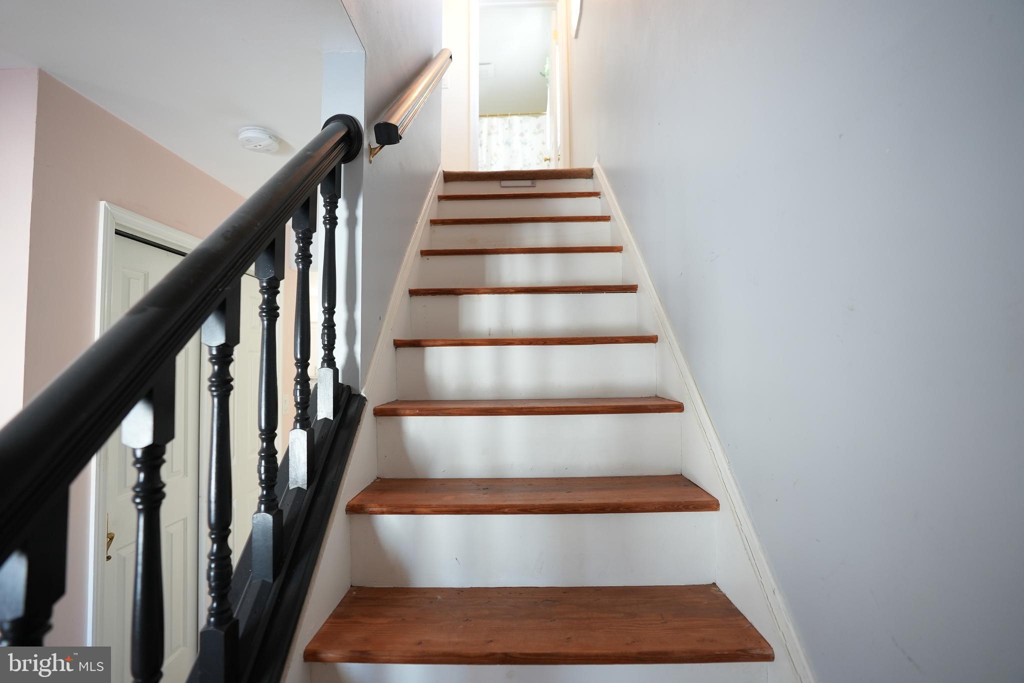 18 COBBLESTONE COURT