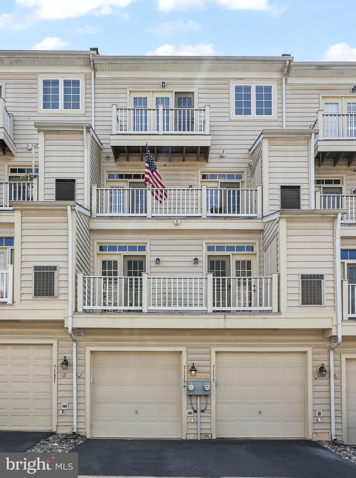 THE TOWNES AT VILLAGE PLACE - Residential