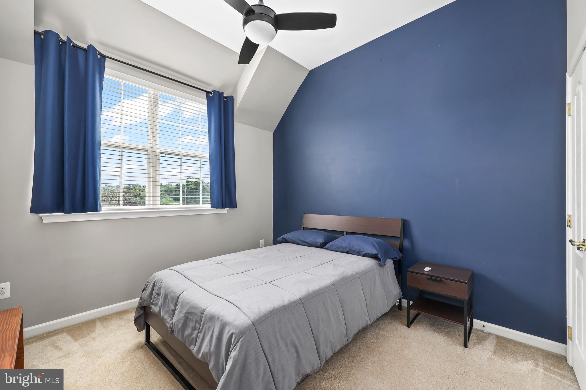 THE TOWNES AT VILLAGE PLACE - Residential