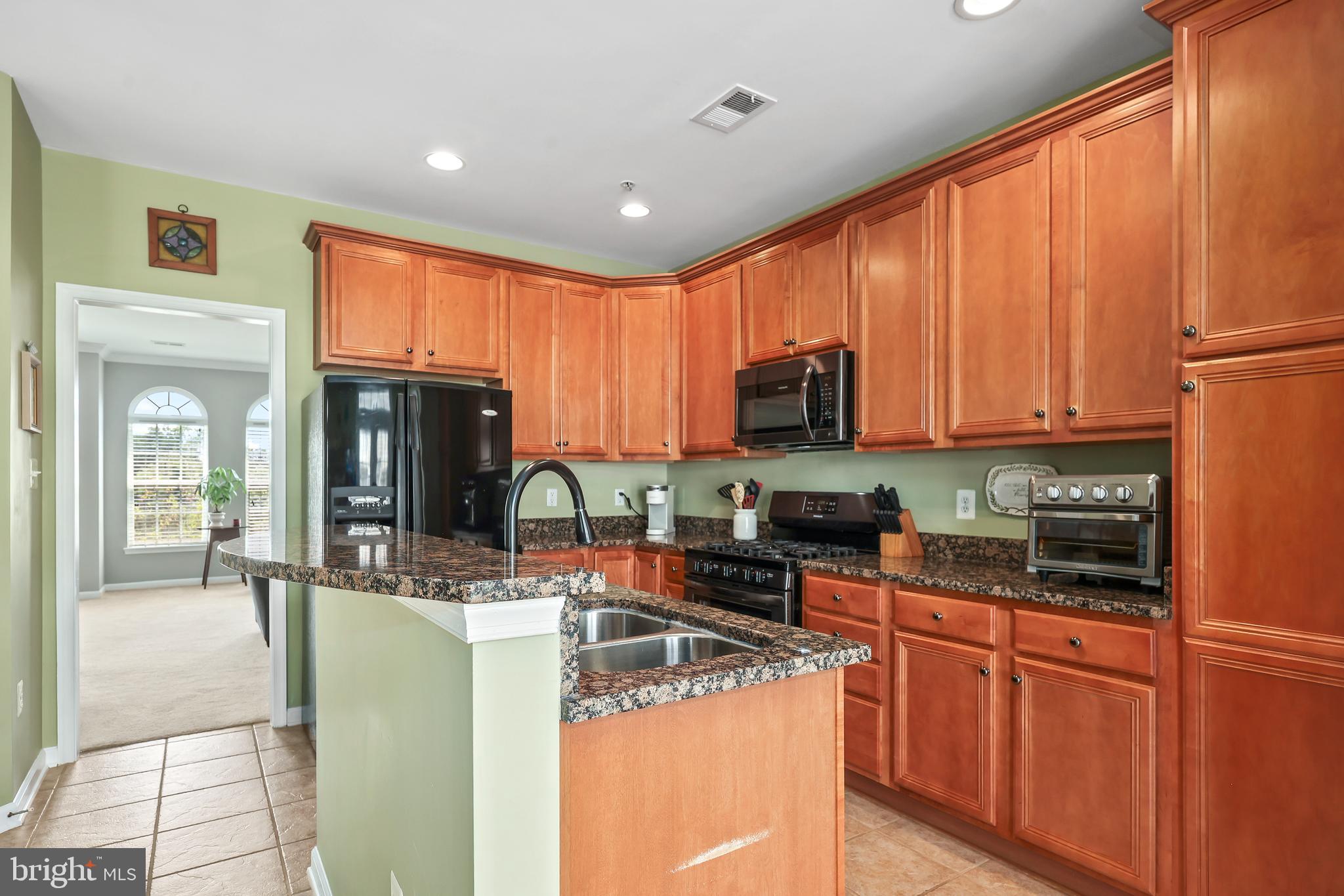 THE TOWNES AT VILLAGE PLACE - Residential