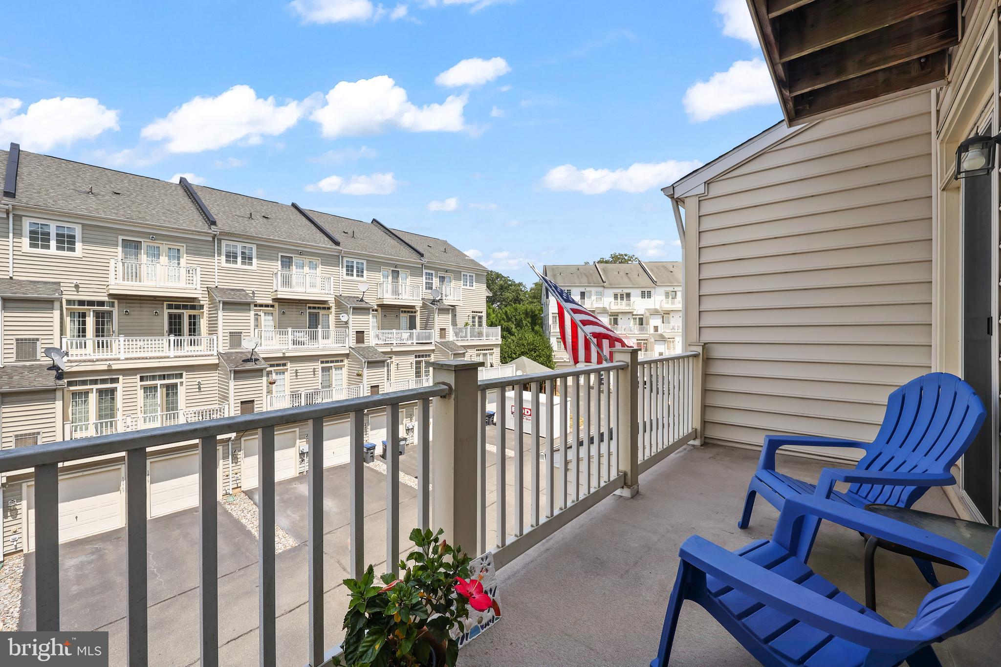 THE TOWNES AT VILLAGE PLACE - Residential