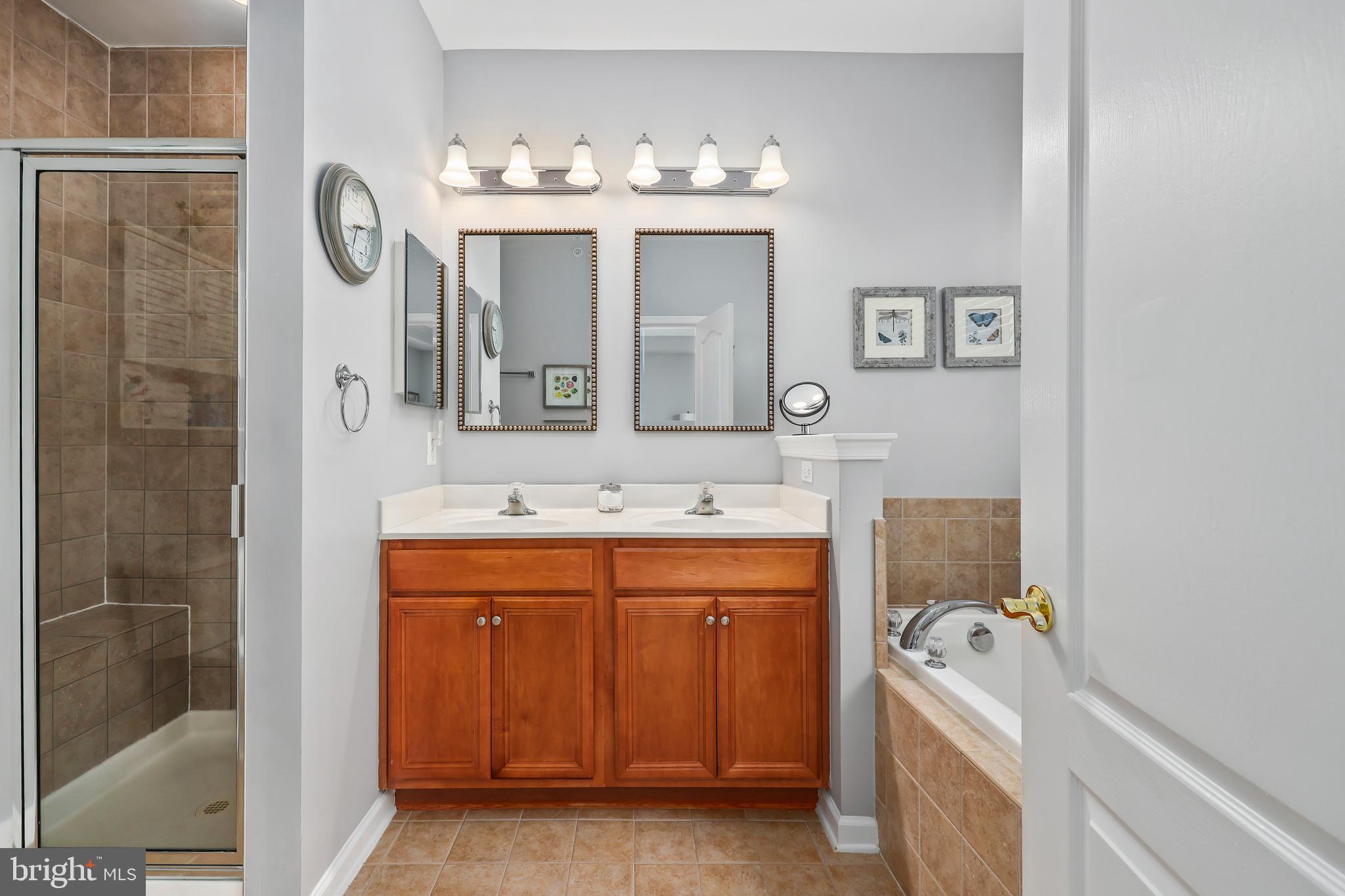 THE TOWNES AT VILLAGE PLACE - Residential