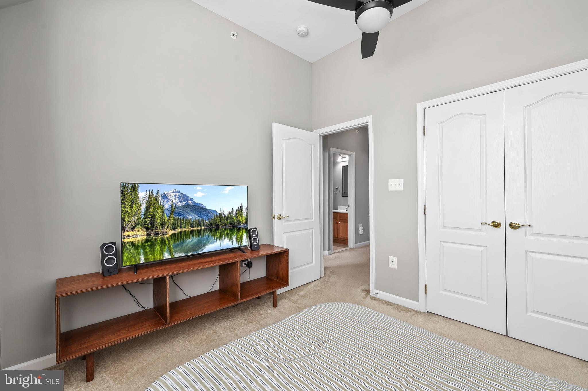 THE TOWNES AT VILLAGE PLACE - Residential