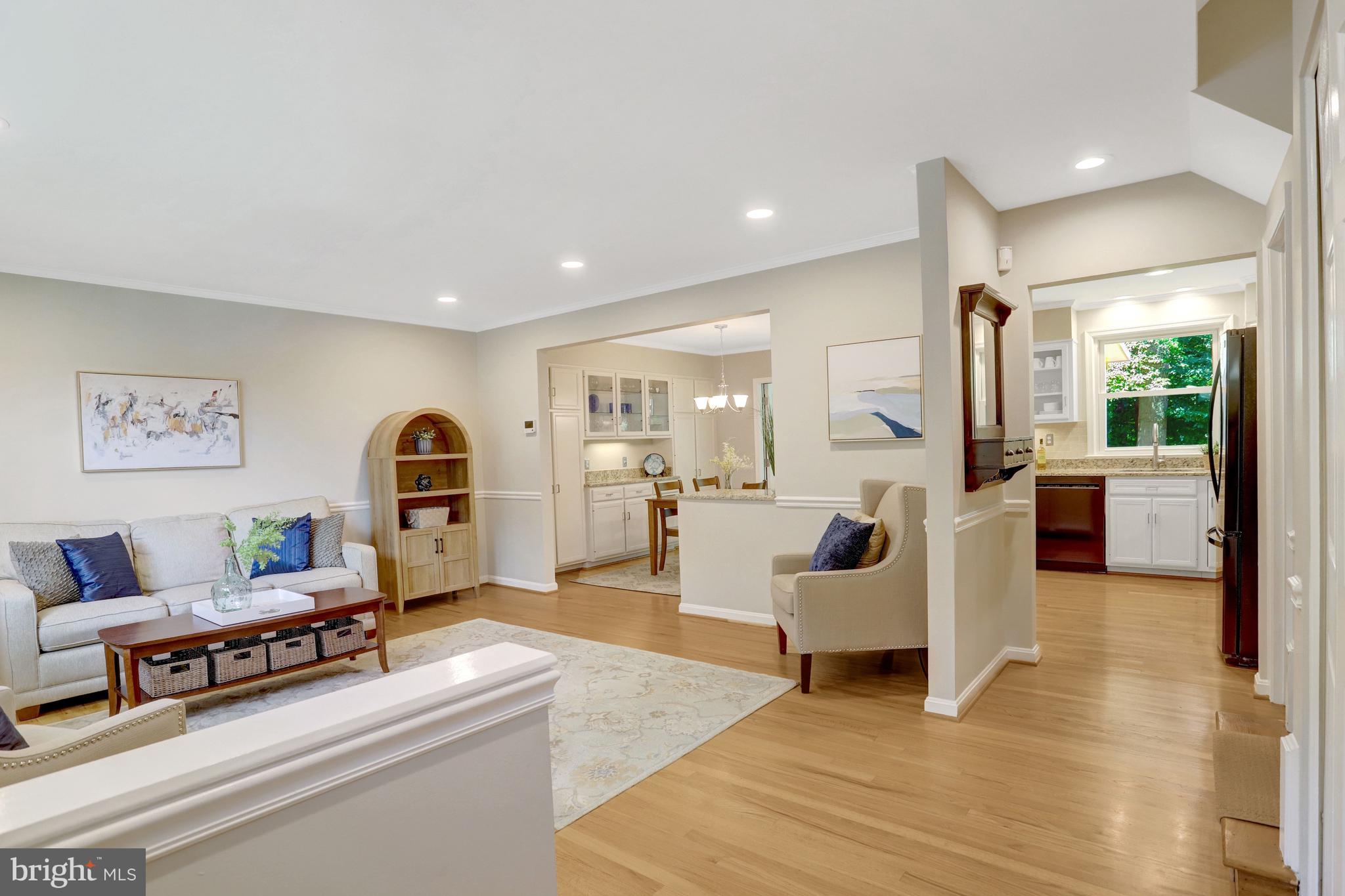 8916 MORELAND LANE