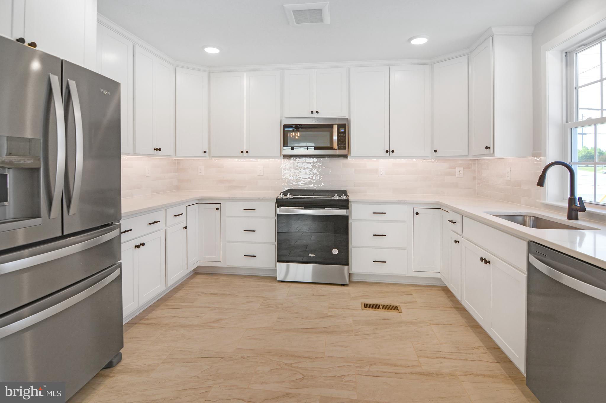 LYNDHURST - Residential