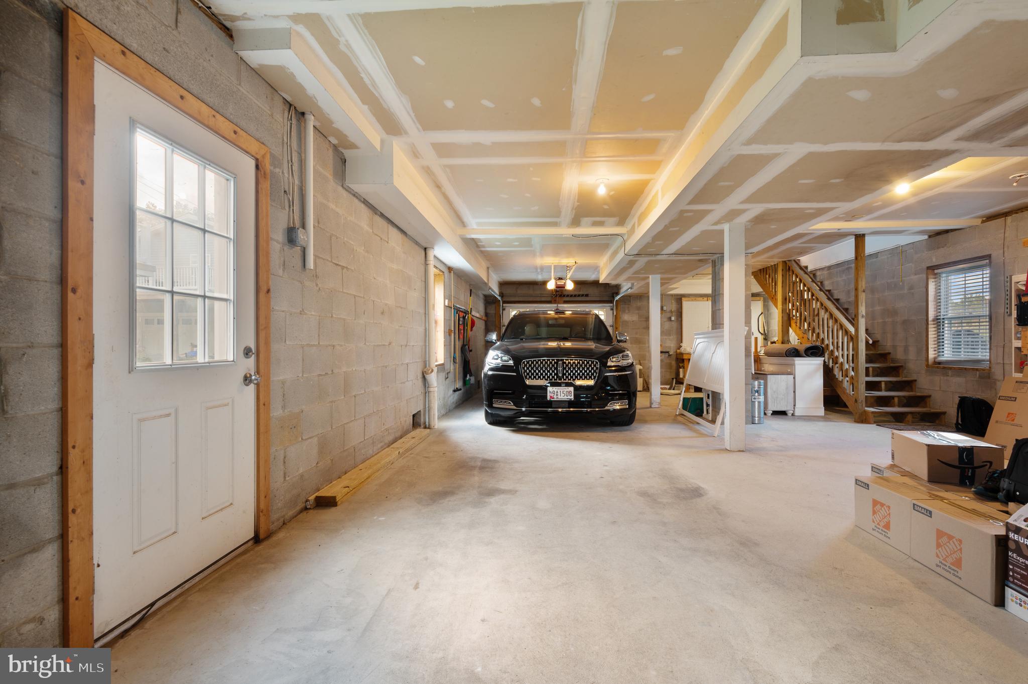 BOWLEYS QUARTERS - Residential