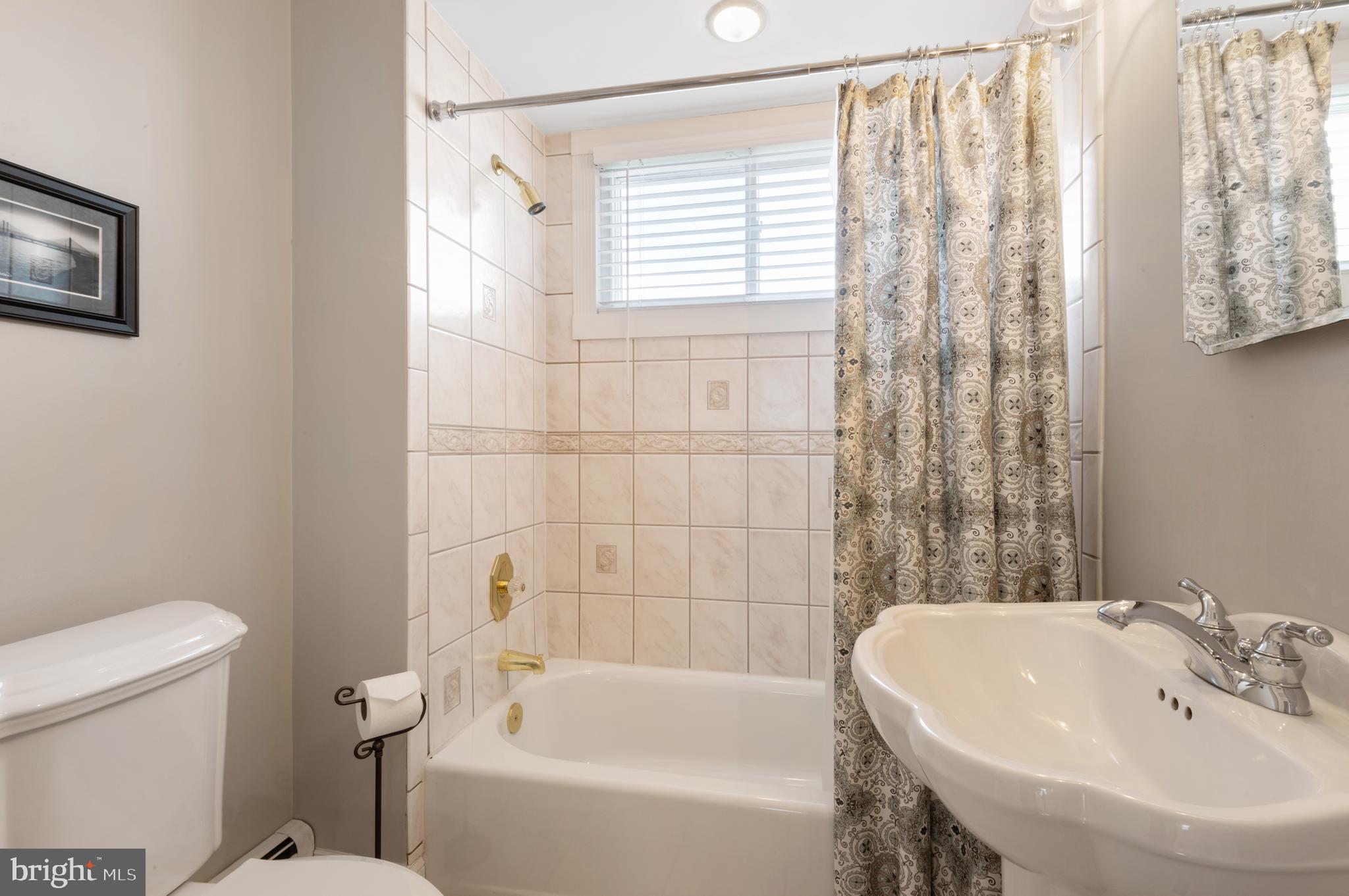 BOWLEYS QUARTERS - Residential