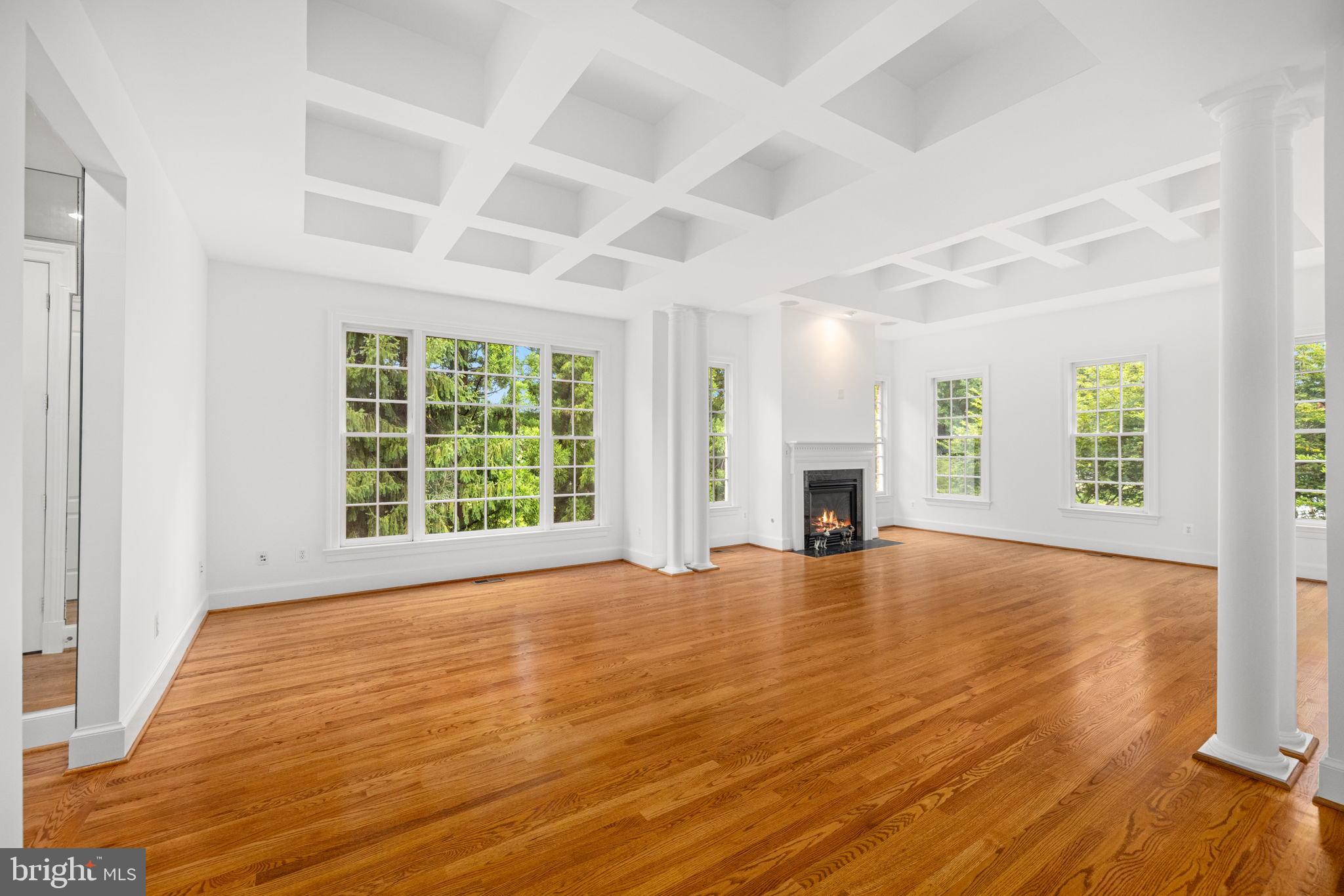 FOXHALL OF MCLEAN - Residential