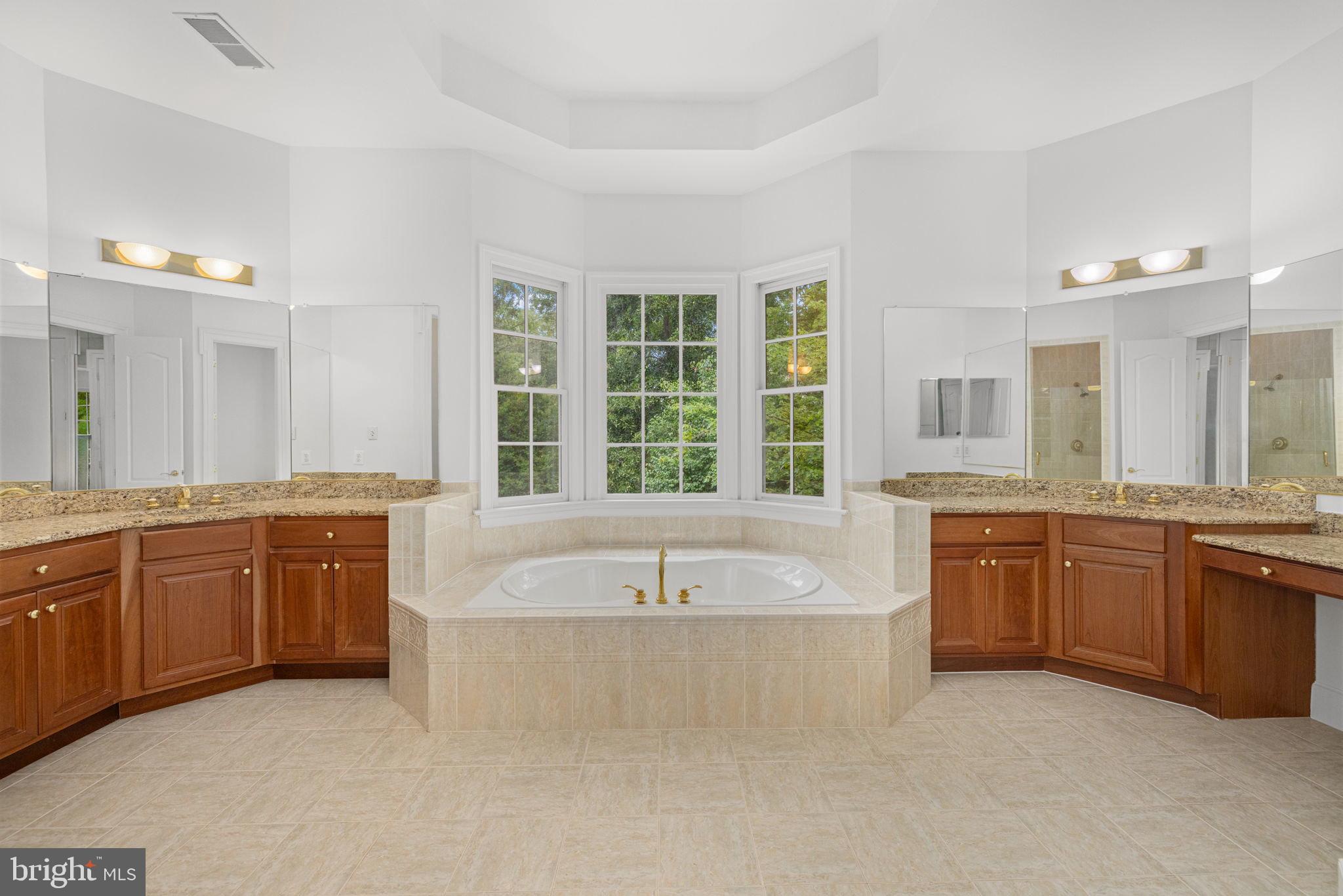 FOXHALL OF MCLEAN - Residential