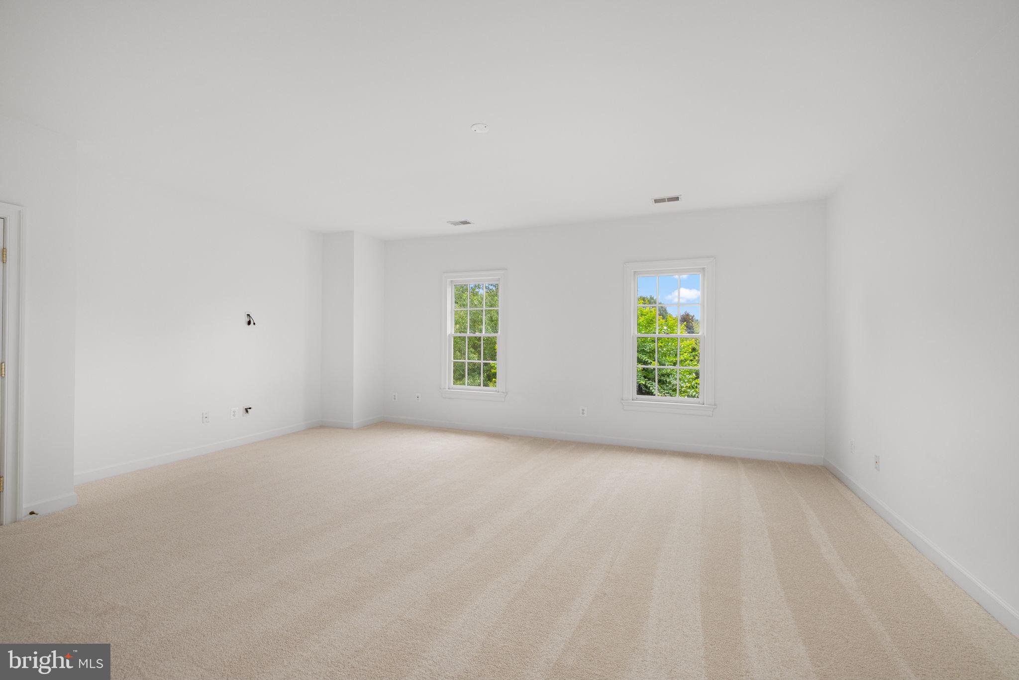 FOXHALL OF MCLEAN - Residential