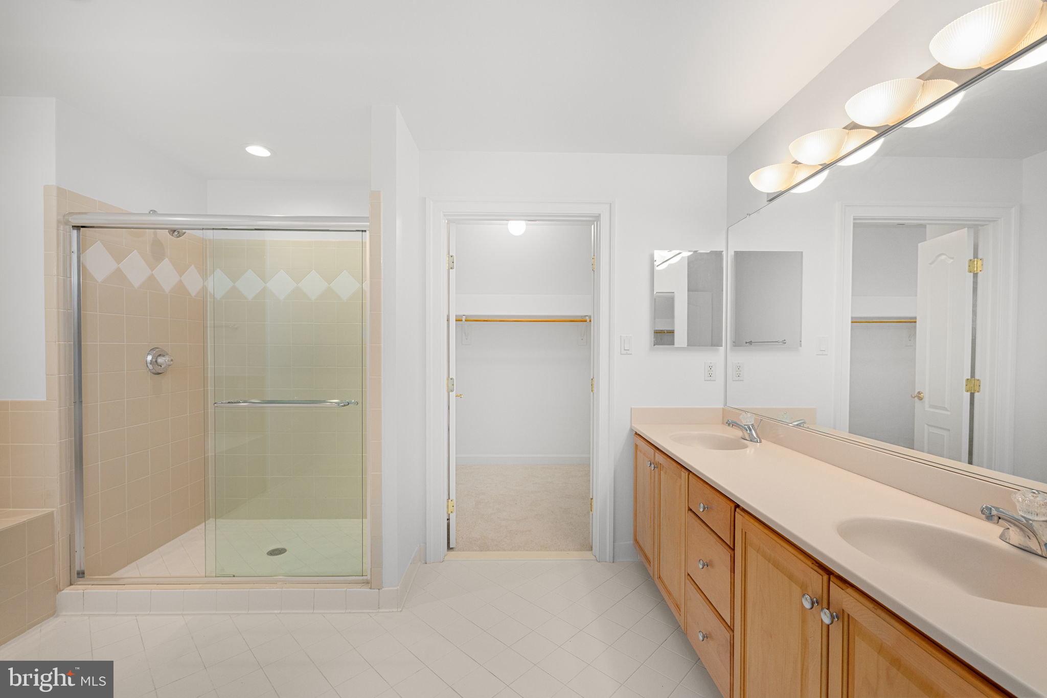 FOXHALL OF MCLEAN - Residential