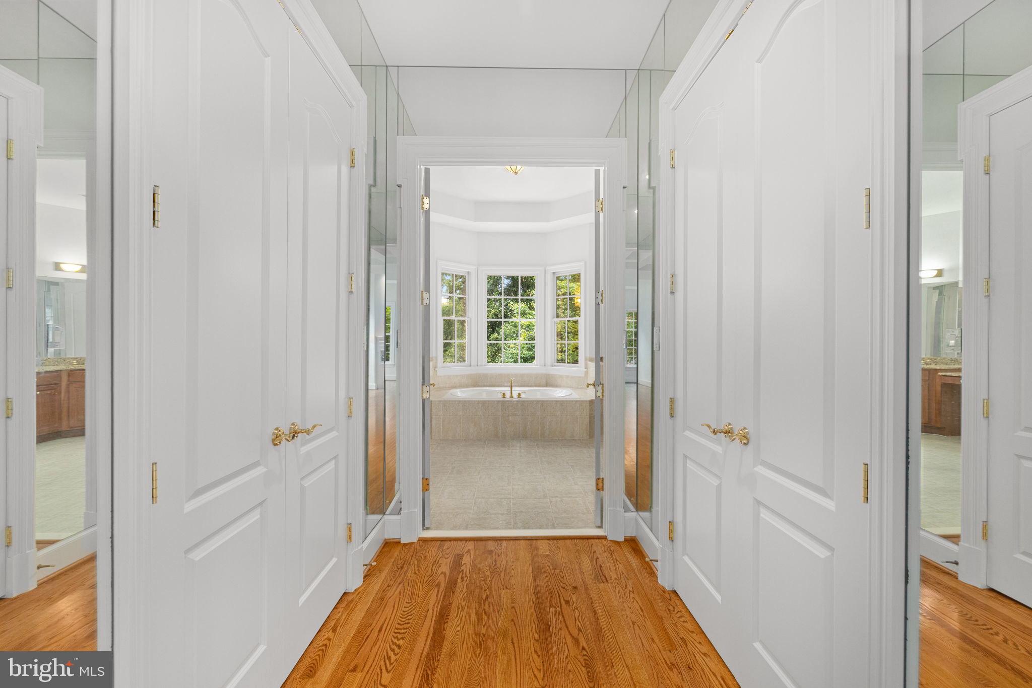 FOXHALL OF MCLEAN - Residential