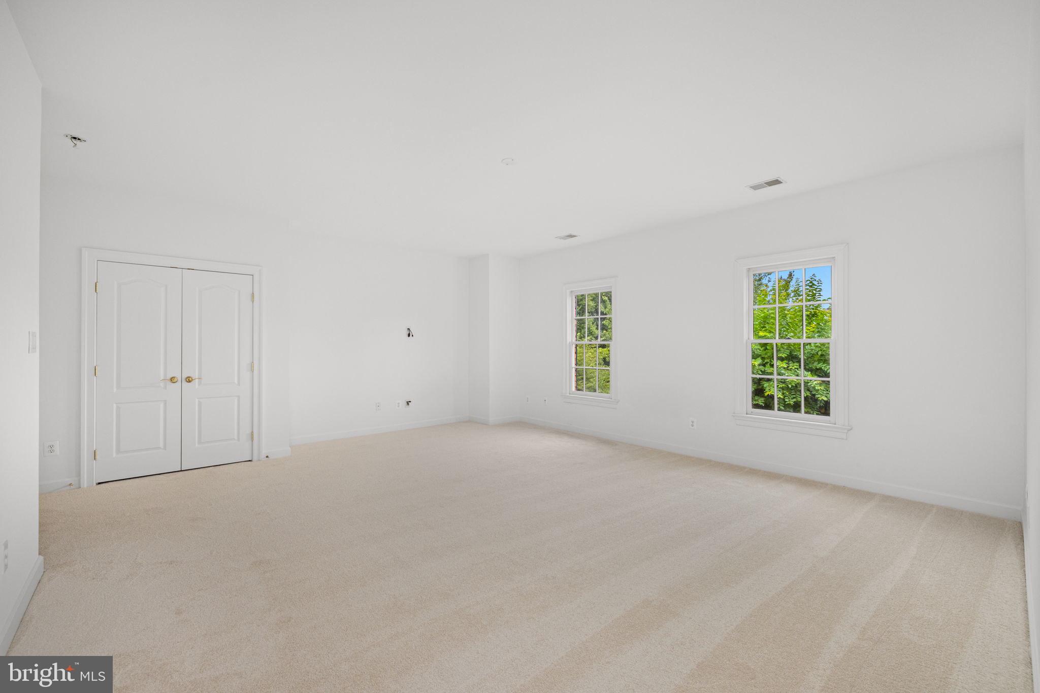 FOXHALL OF MCLEAN - Residential