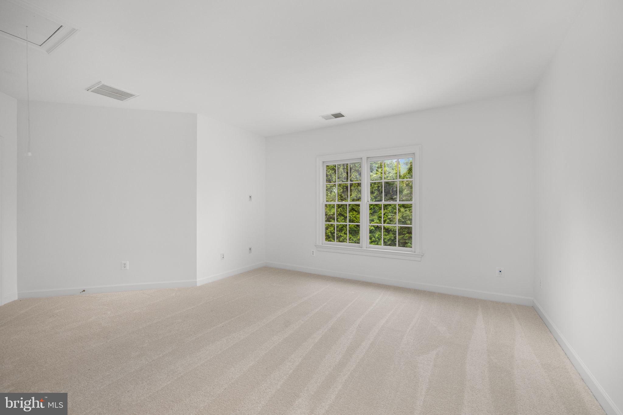 FOXHALL OF MCLEAN - Residential