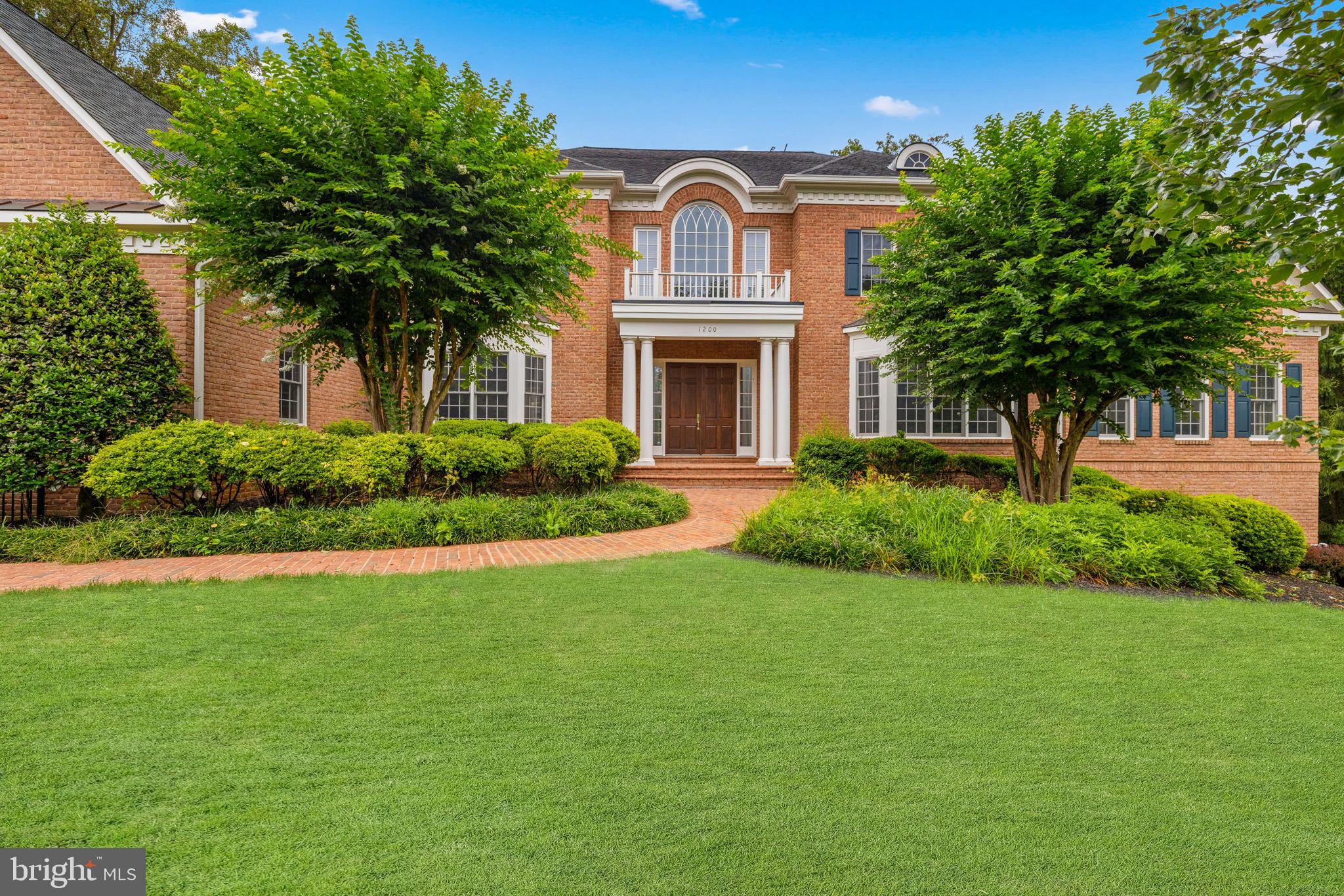 FOXHALL OF MCLEAN - Residential