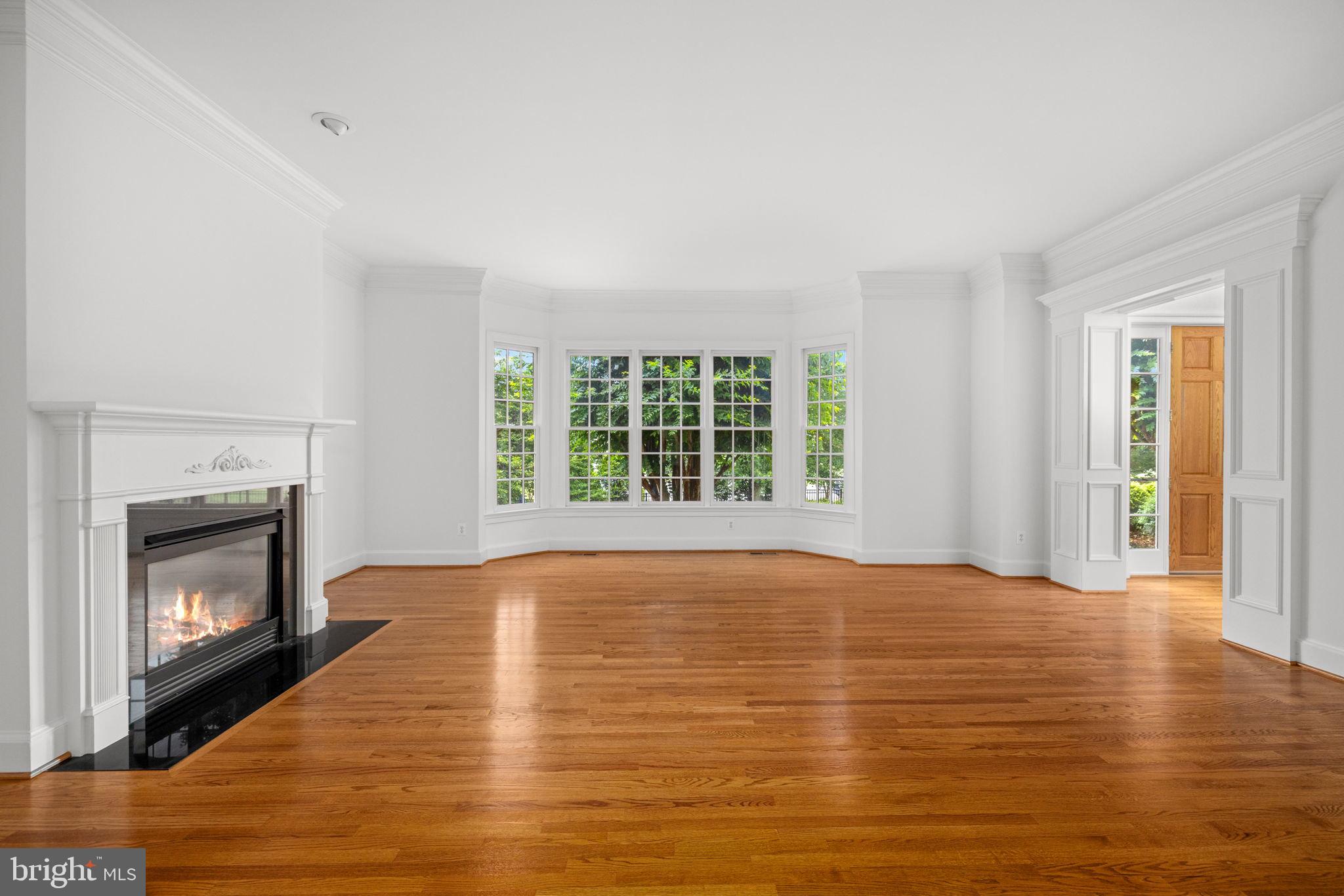 FOXHALL OF MCLEAN - Residential