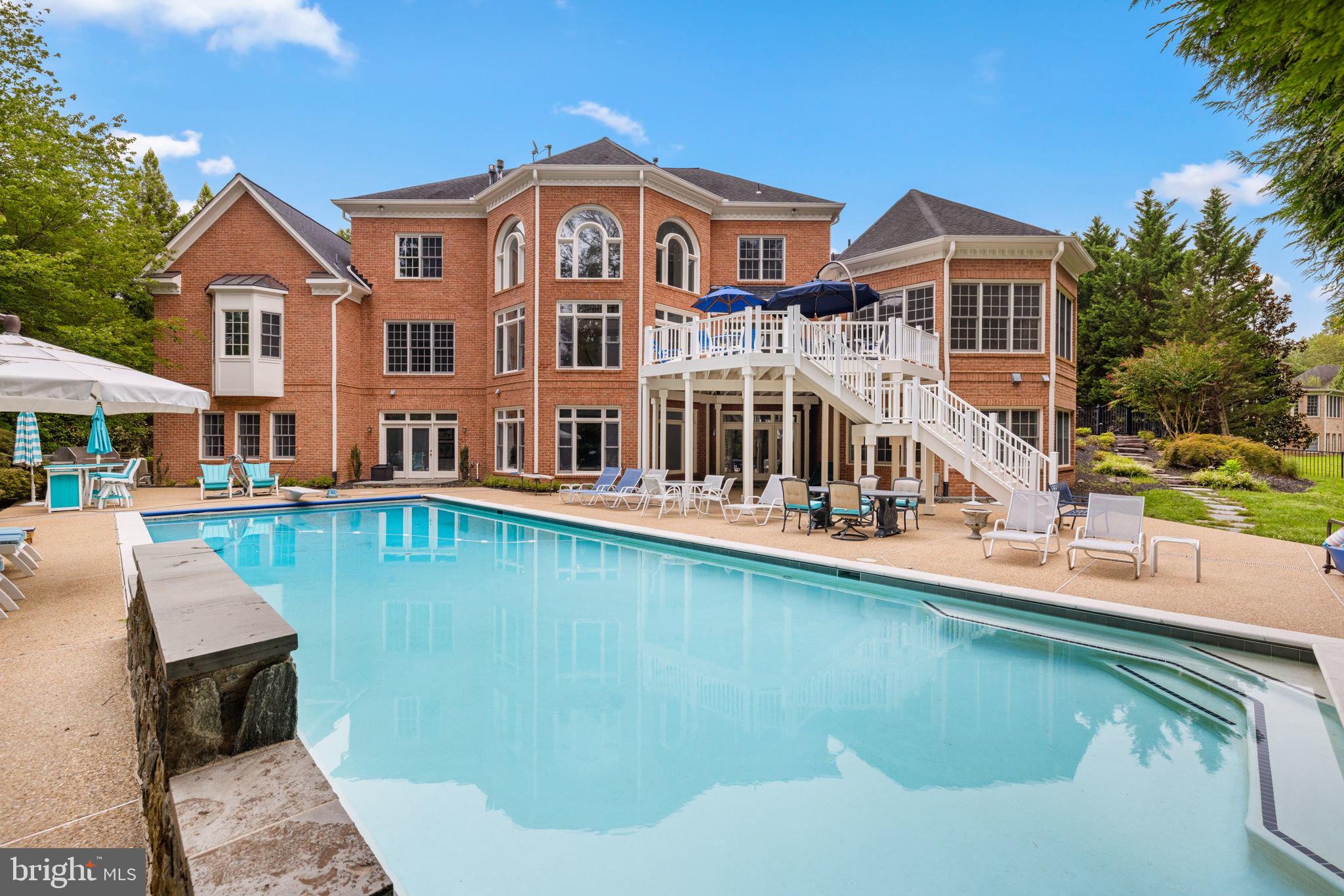 FOXHALL OF MCLEAN - Residential