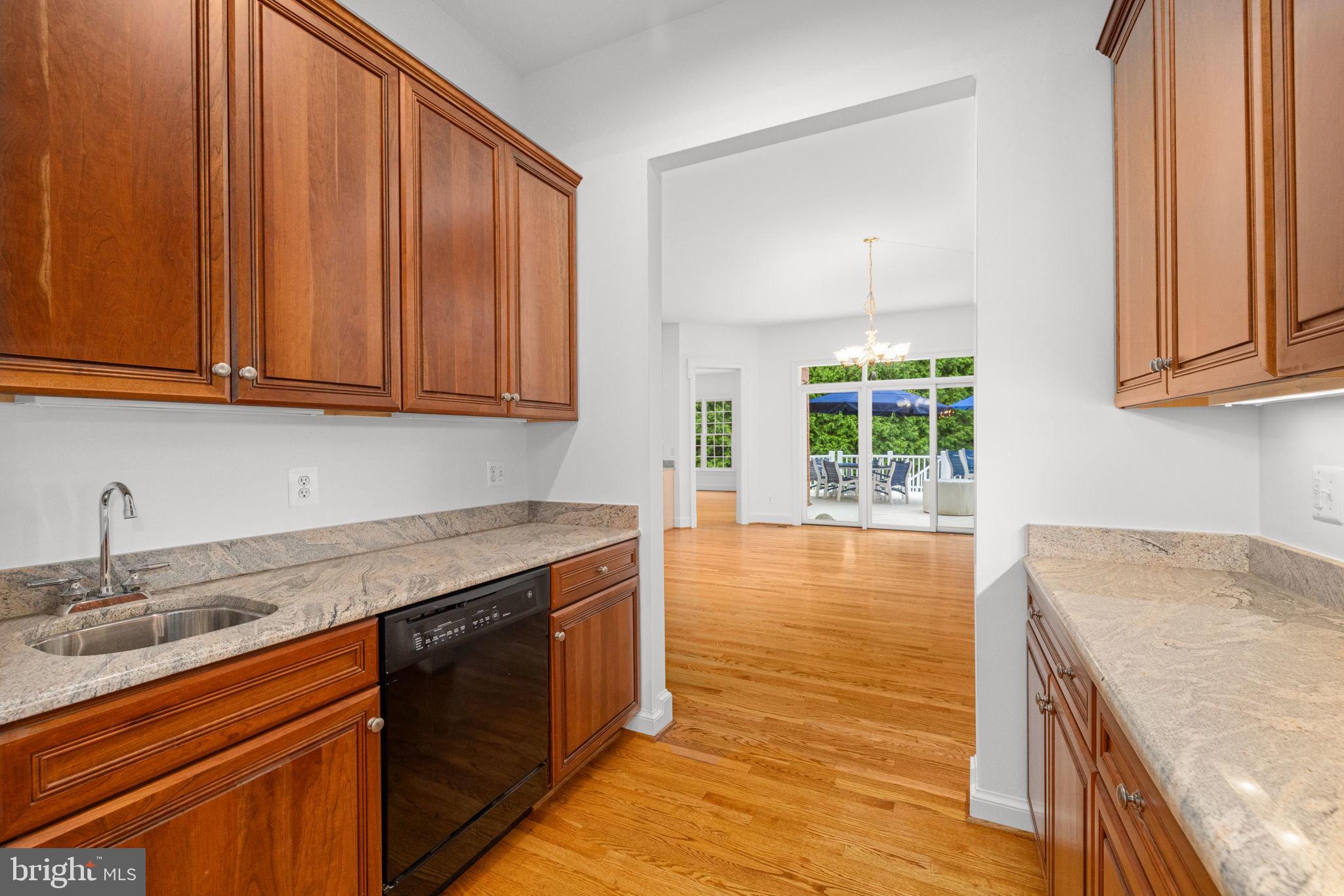 FOXHALL OF MCLEAN - Residential