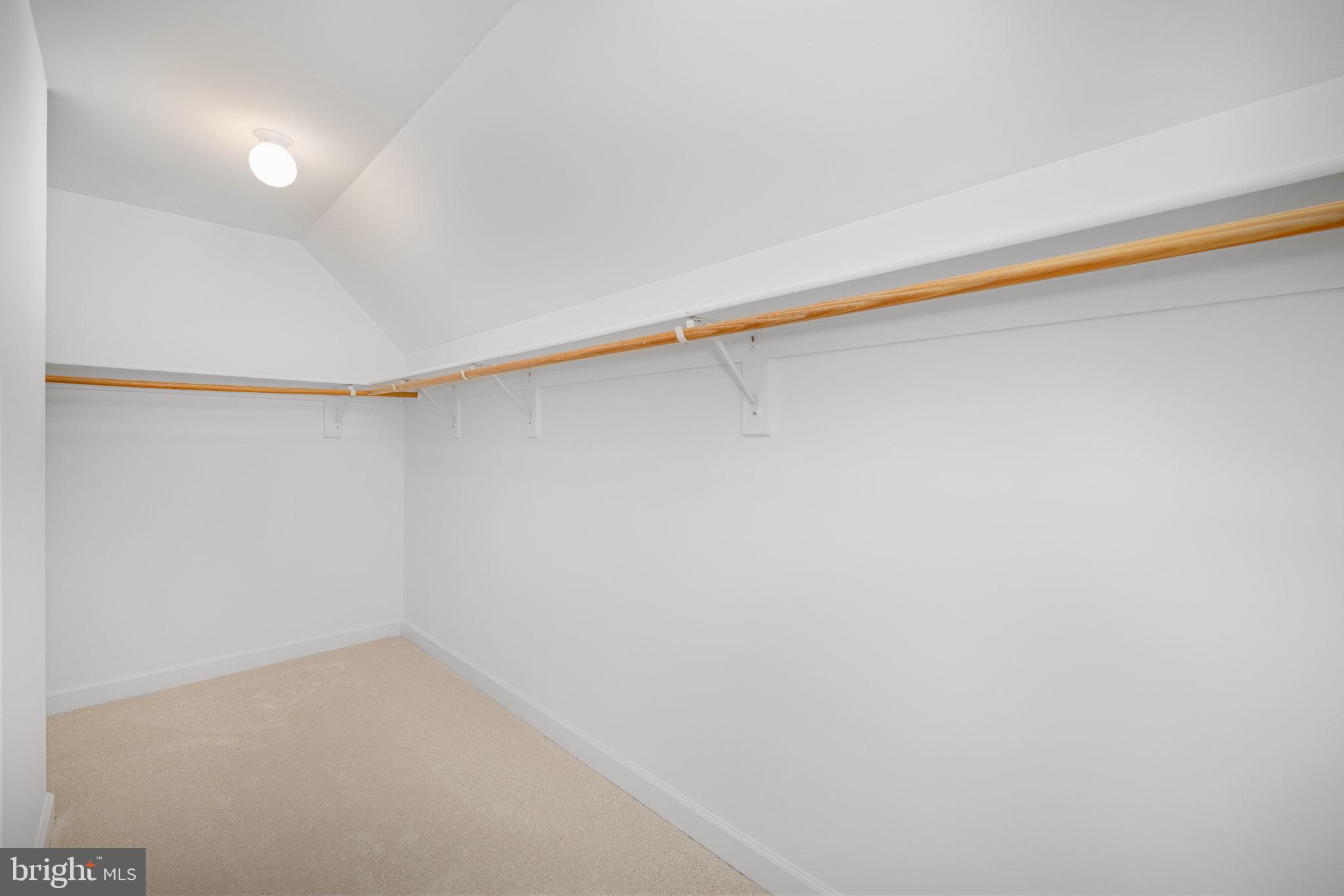 FOXHALL OF MCLEAN - Residential