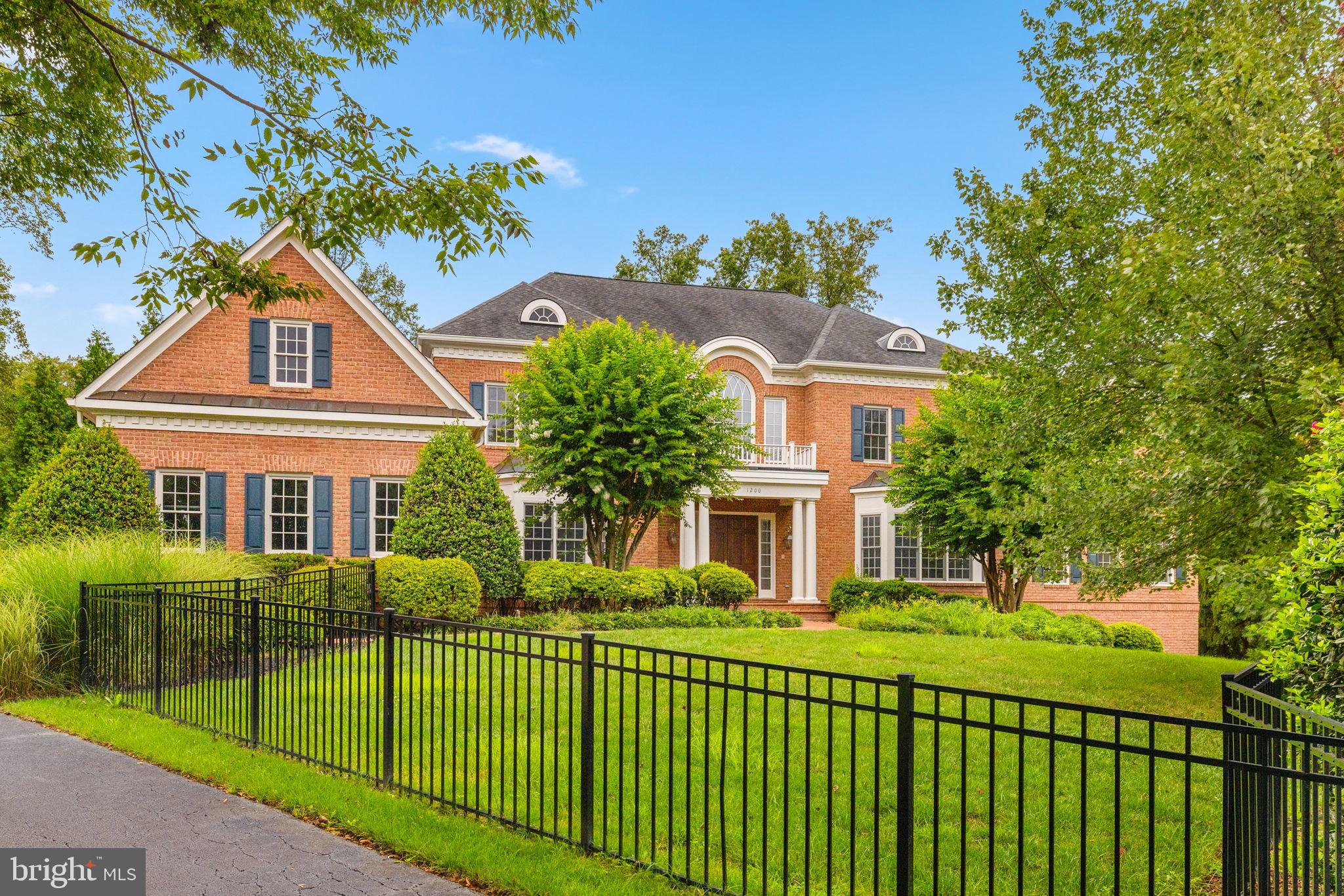 FOXHALL OF MCLEAN - Residential