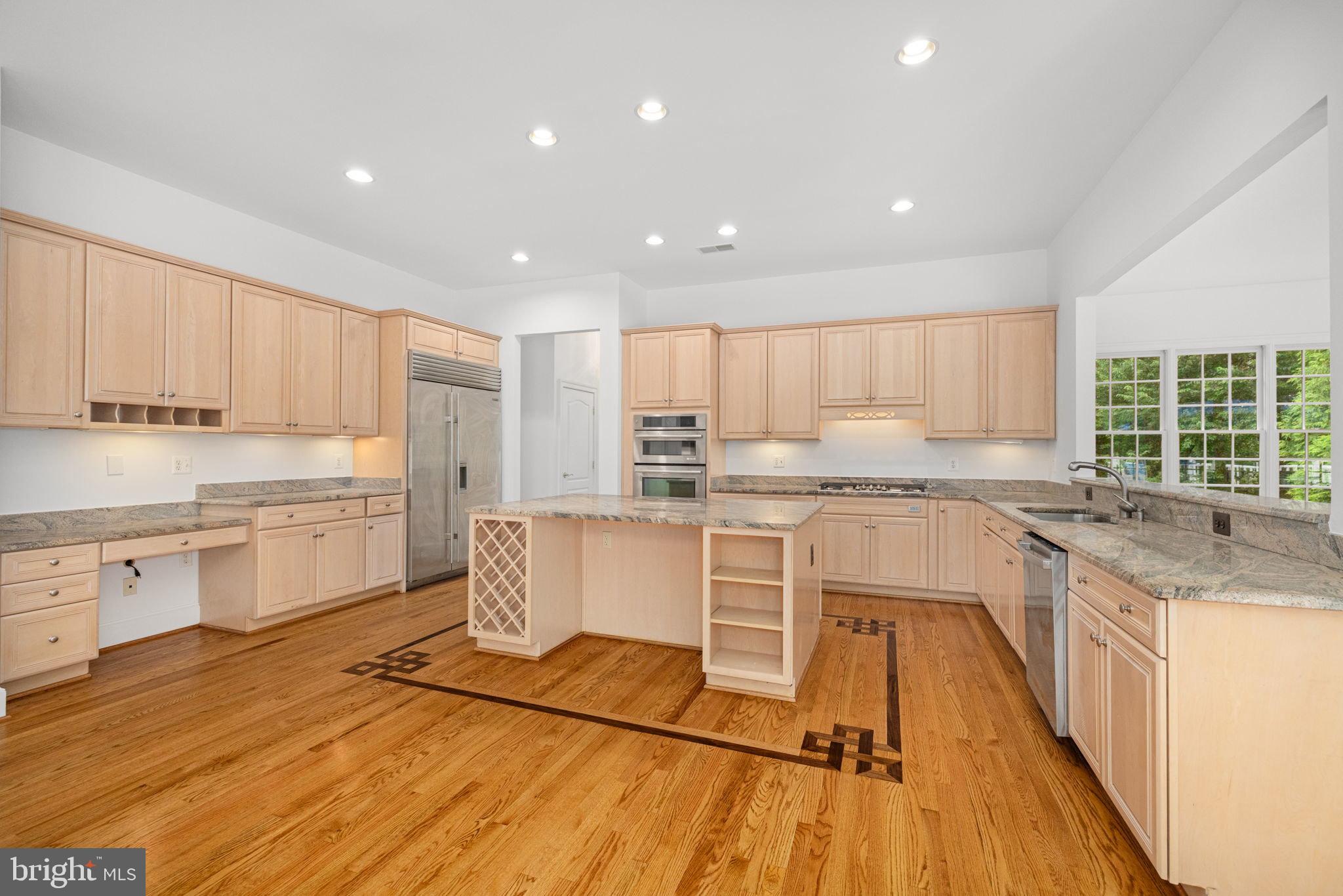 FOXHALL OF MCLEAN - Residential