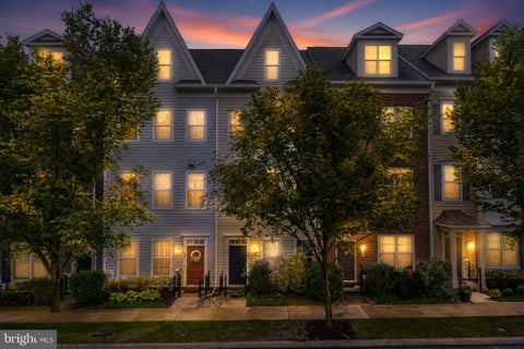 Townhouse For Sale - 37 Meridian Lane<br/> TOWSON, MD 21286