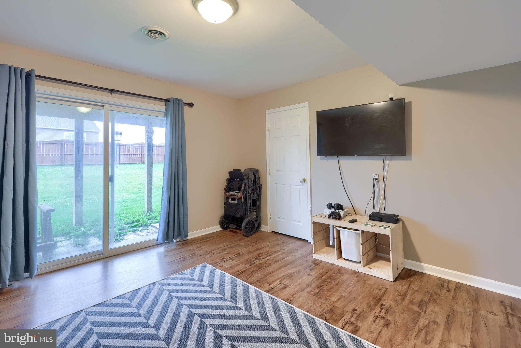 APPLE VIEW EST - Residential